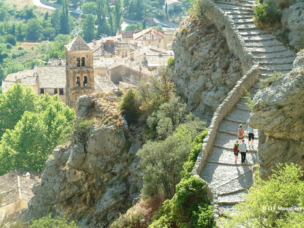 Moustiers-Sainte-Marie Wallpapers