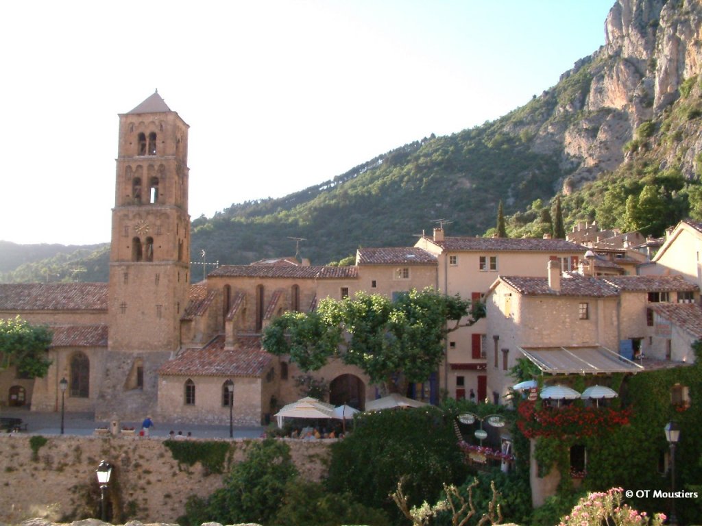 Moustiers-Sainte-Marie Wallpapers