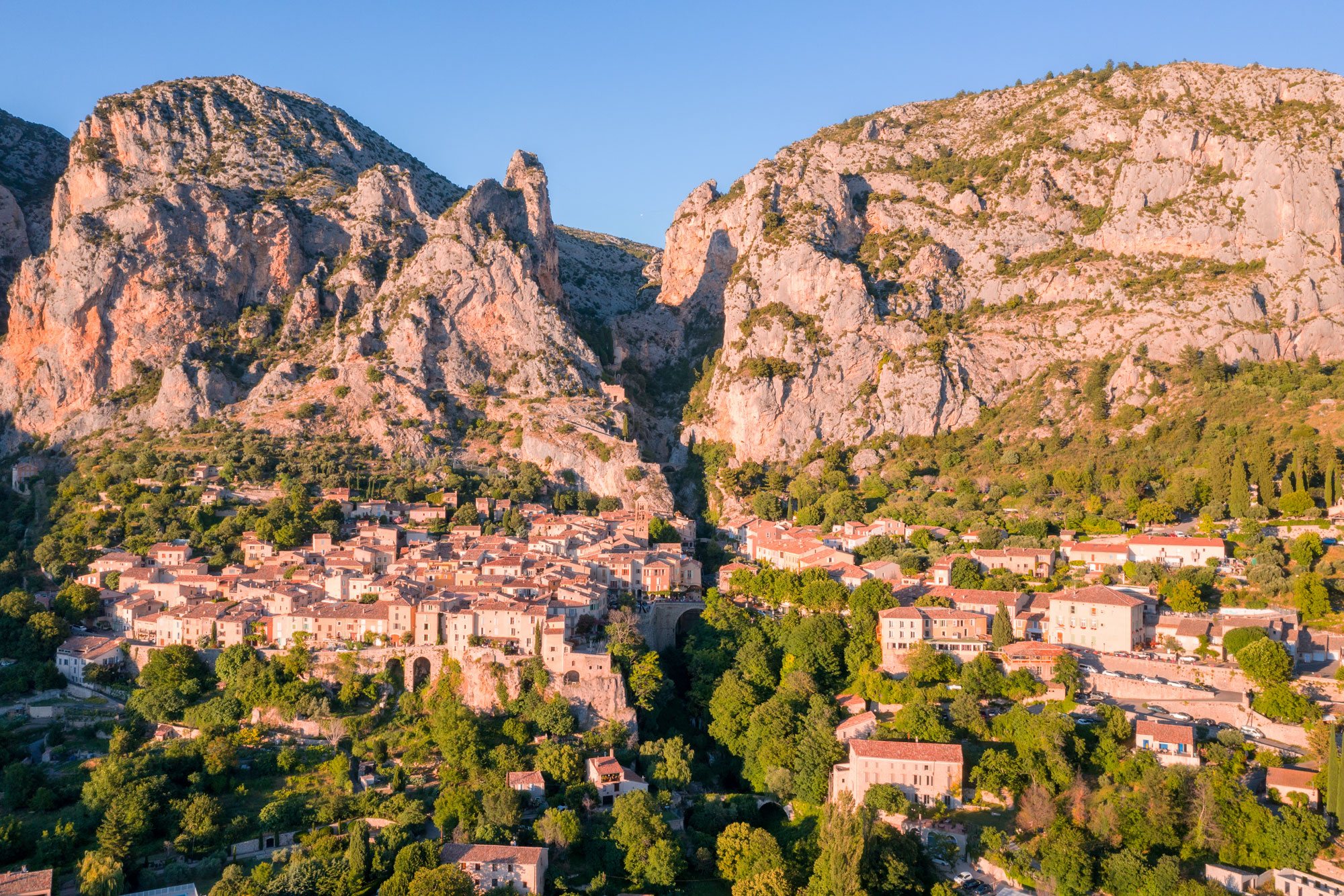 Moustiers-Sainte-Marie Wallpapers