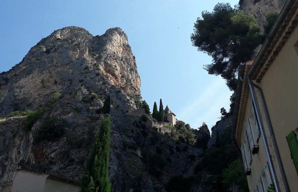 Moustiers-Sainte-Marie Wallpapers