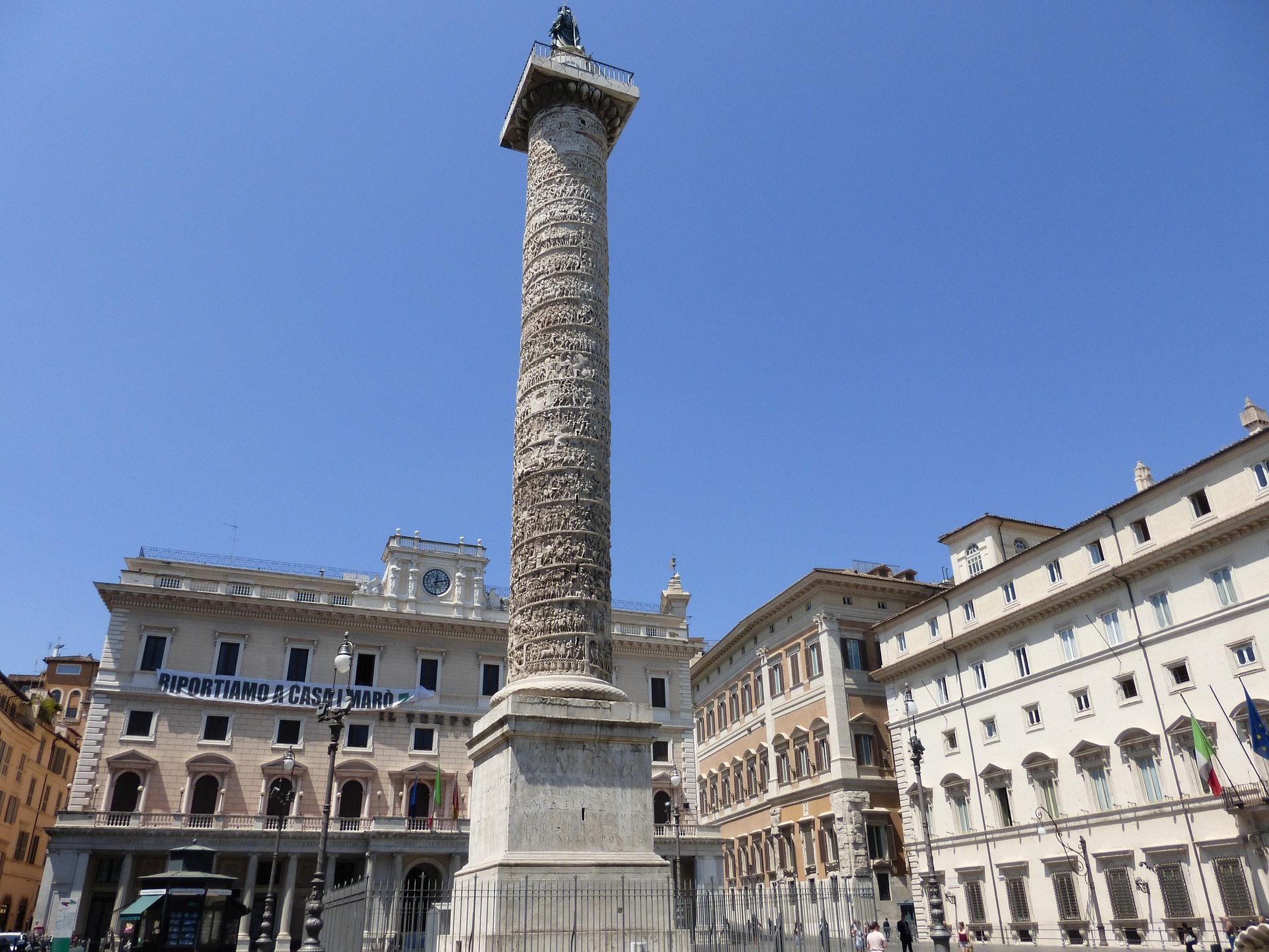 Piazza Colonna Wallpapers