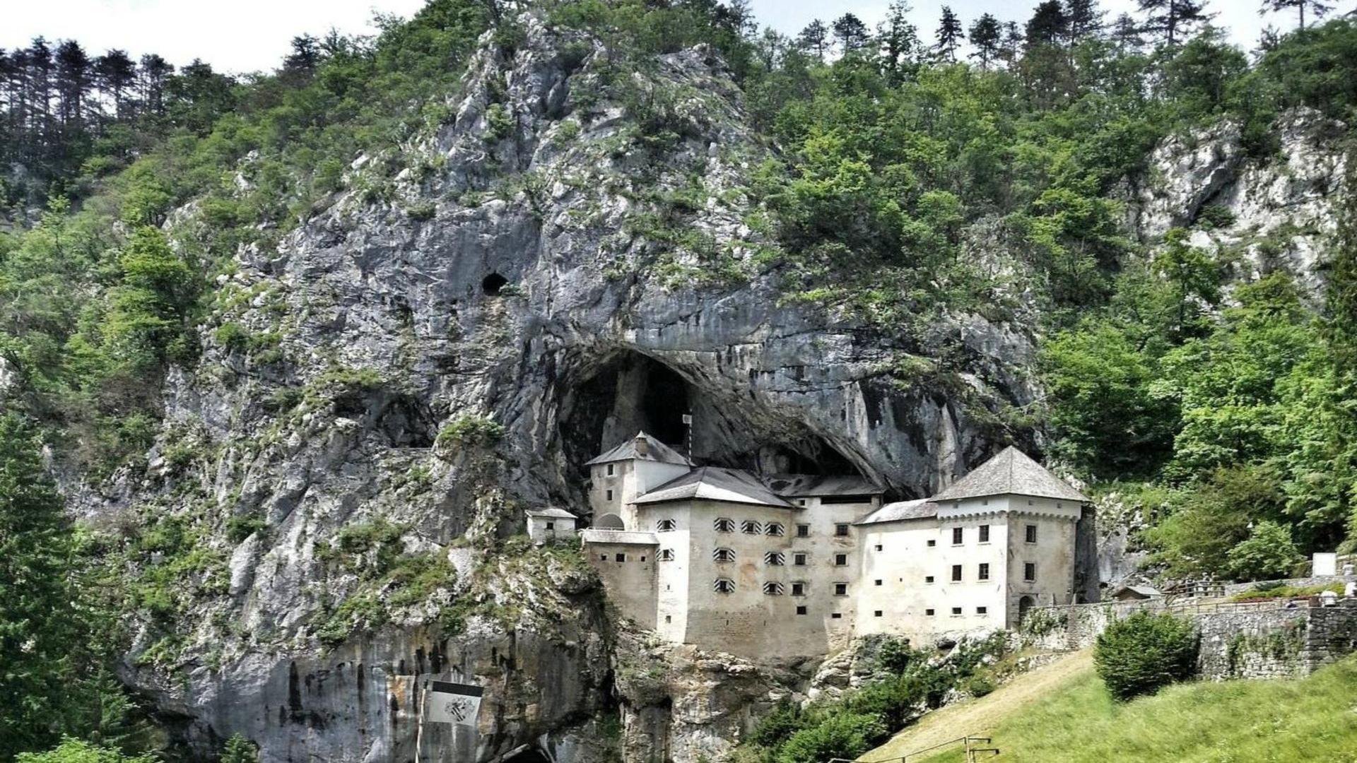 Predjama Castle Wallpapers