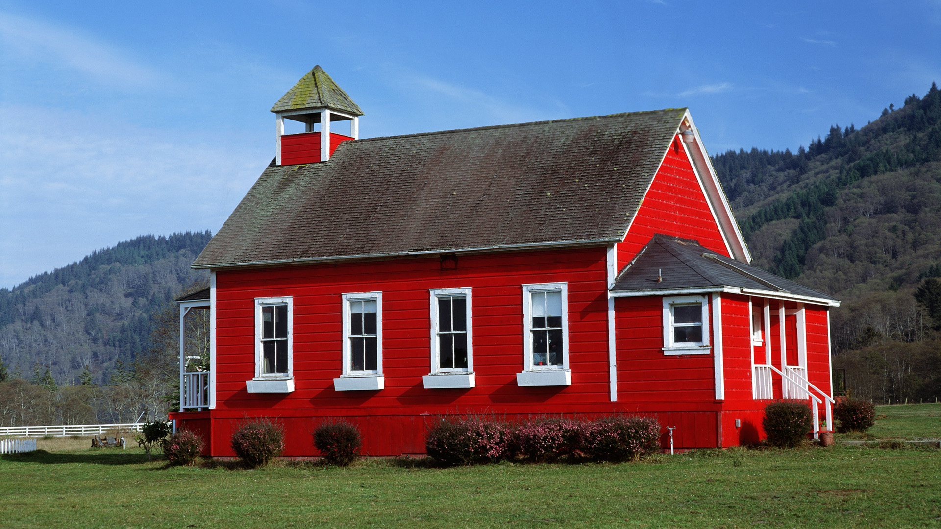 Schoolhouse Wallpapers