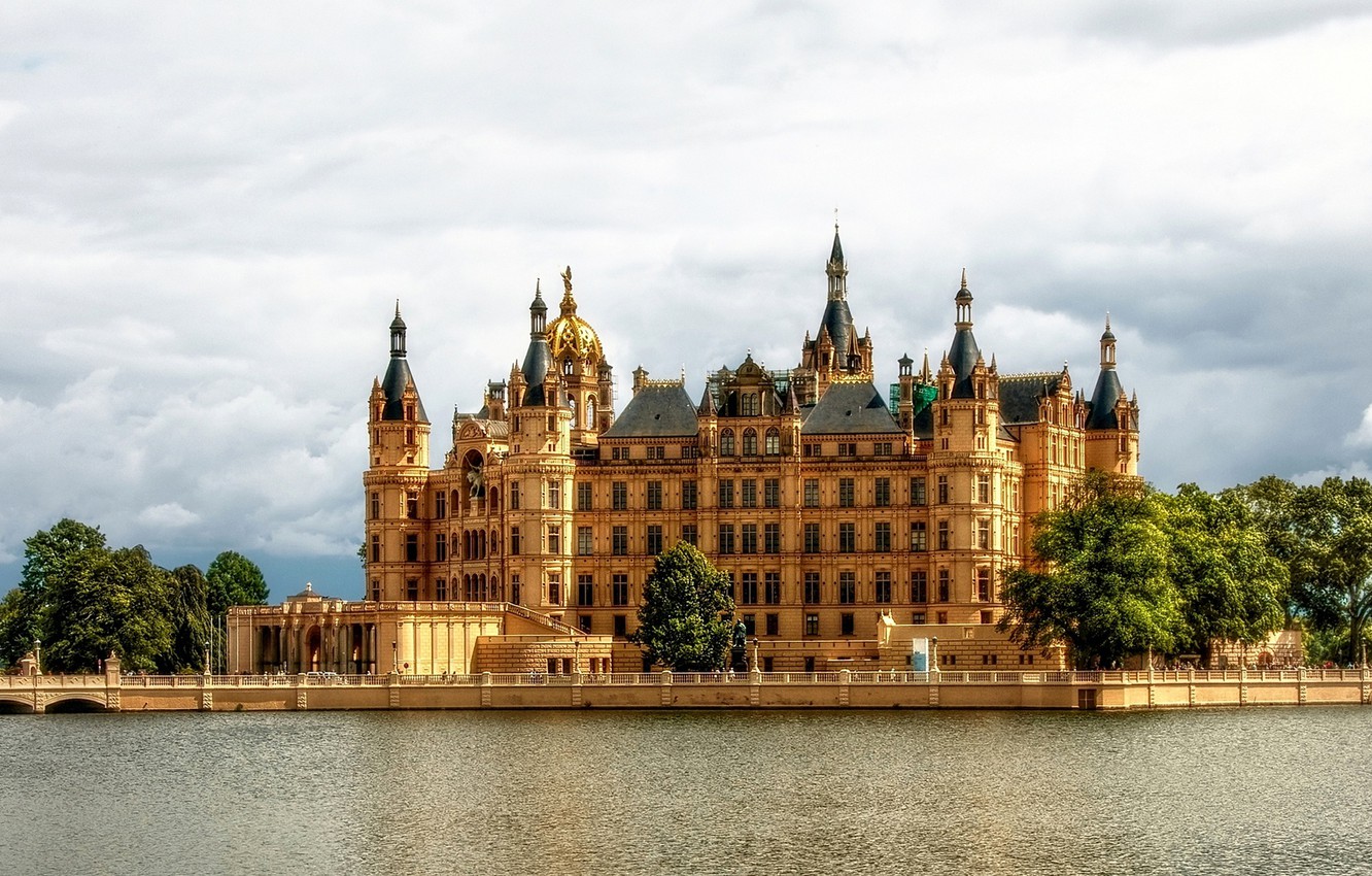 Schwerin Palace Wallpapers