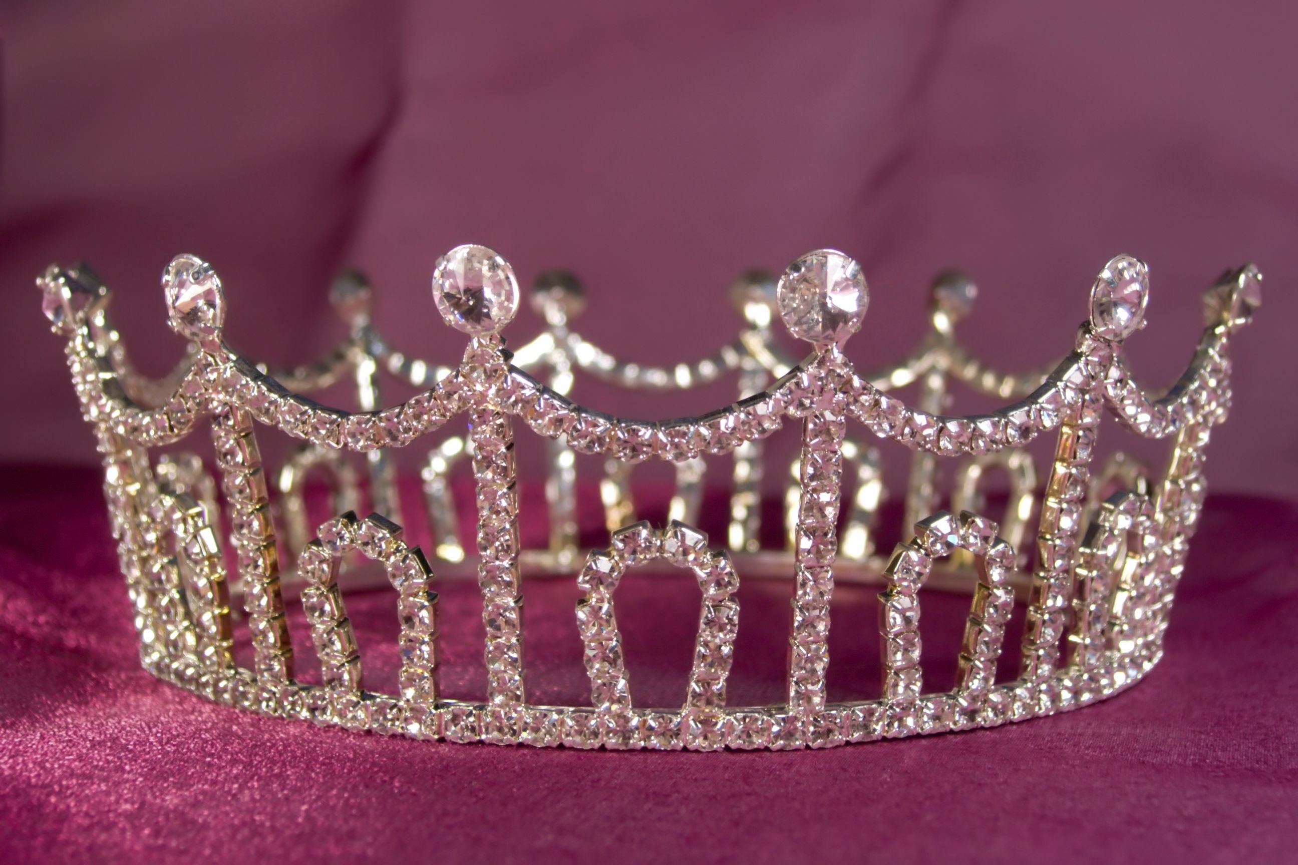 Pink Crown Wallpapers