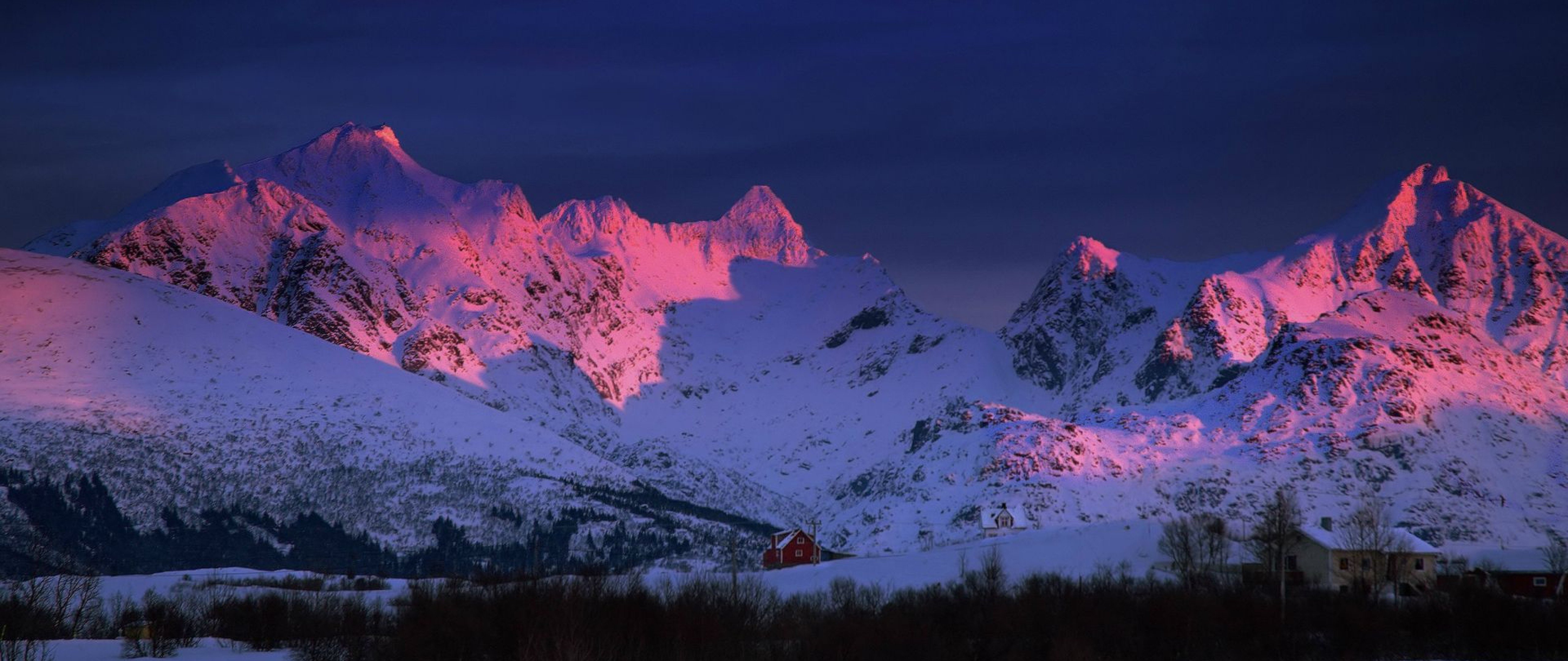 Low Poly 4K Pink Mountains Wallpapers