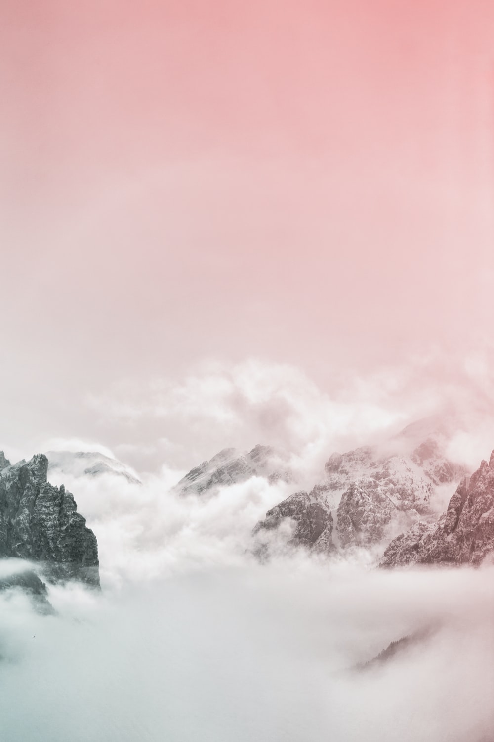 Low Poly 4K Pink Mountains Wallpapers