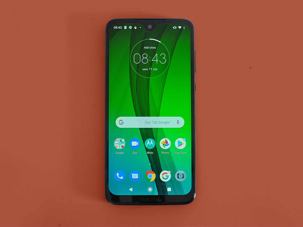 Half Green Light Moto G7 Stock Wallpapers