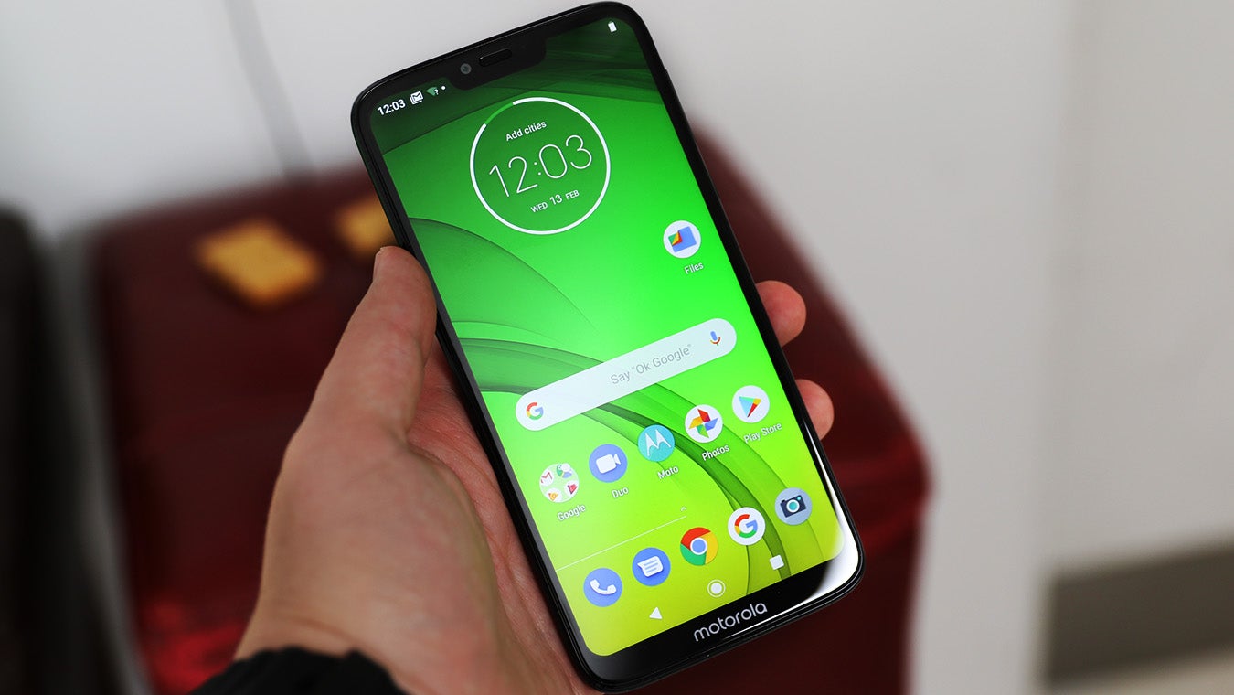 Half Green Light Moto G7 Stock Wallpapers