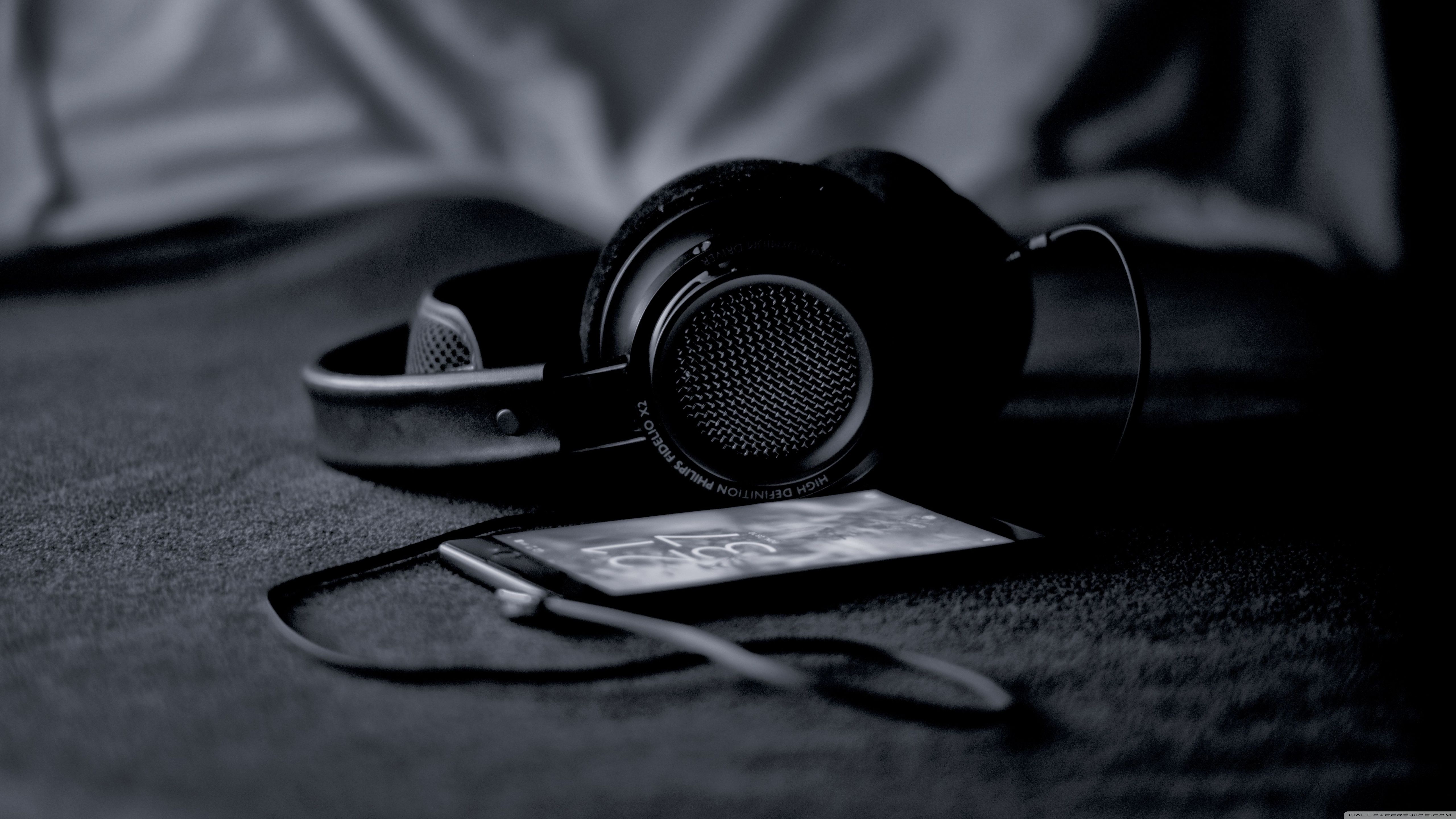 Aesthetic Headphones Wallpapers