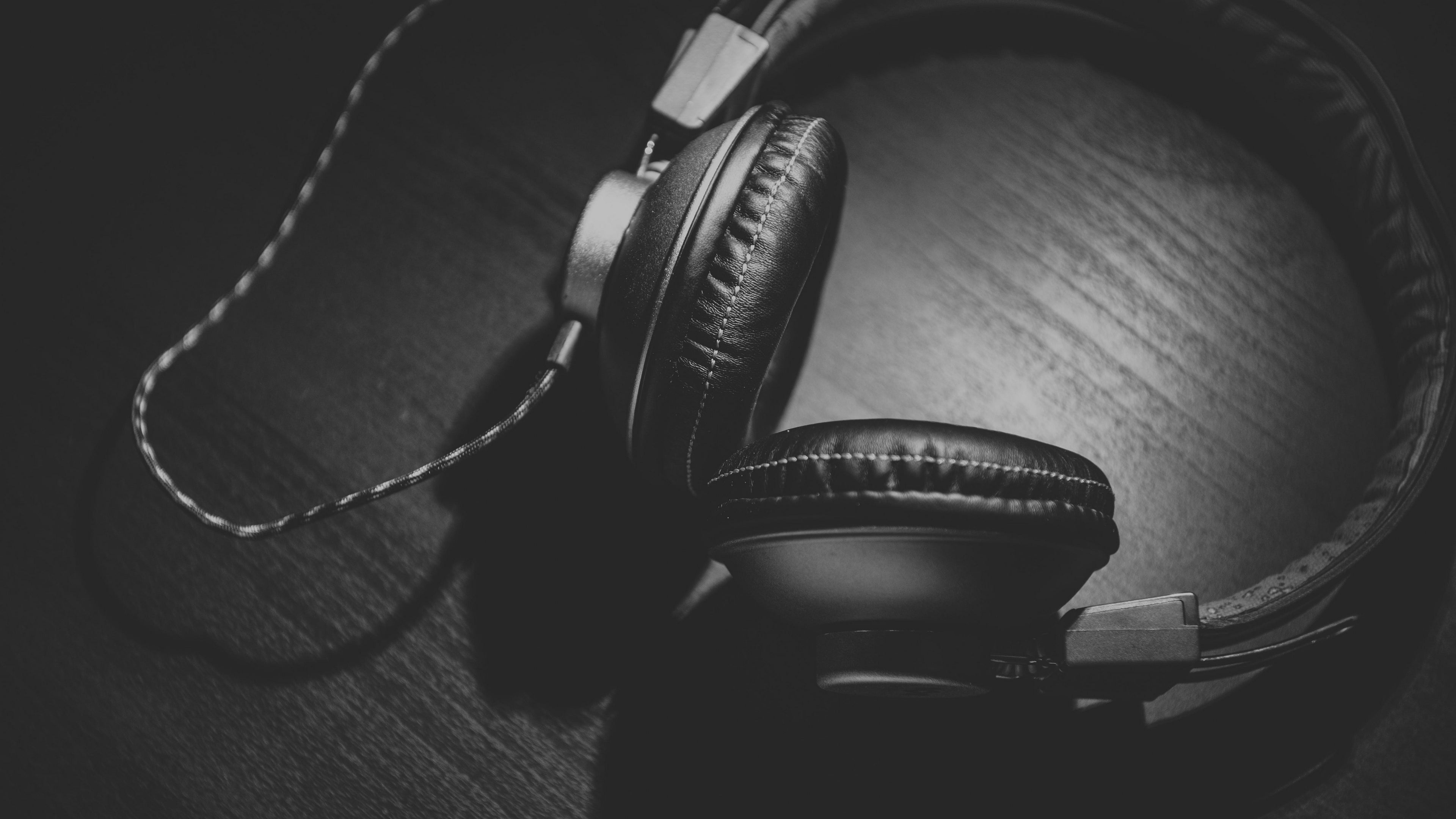 Aesthetic Headphones Wallpapers