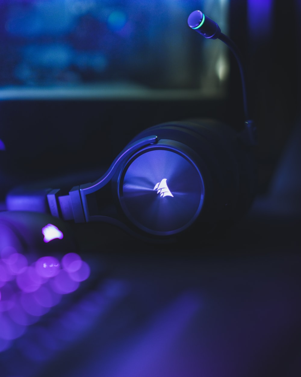 Aesthetic Headphones Wallpapers