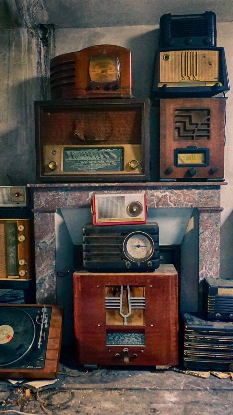 Aesthetic Vintage Radio Wallpapers