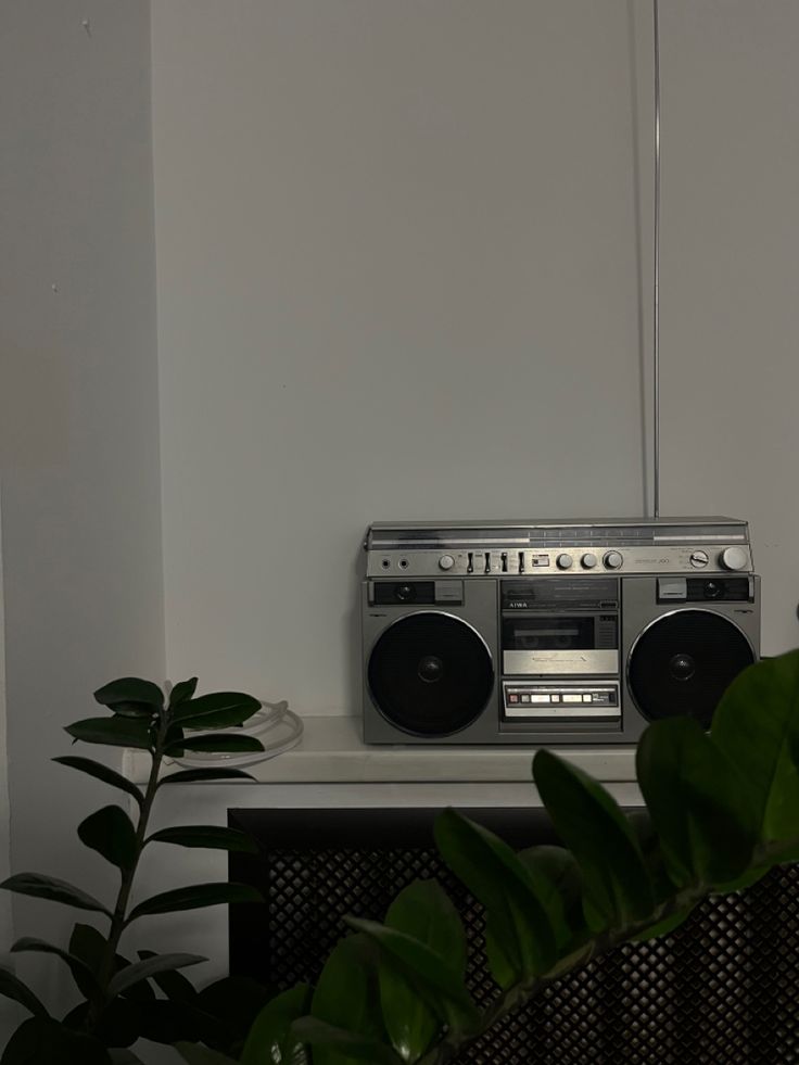 Aesthetic Vintage Radio Wallpapers