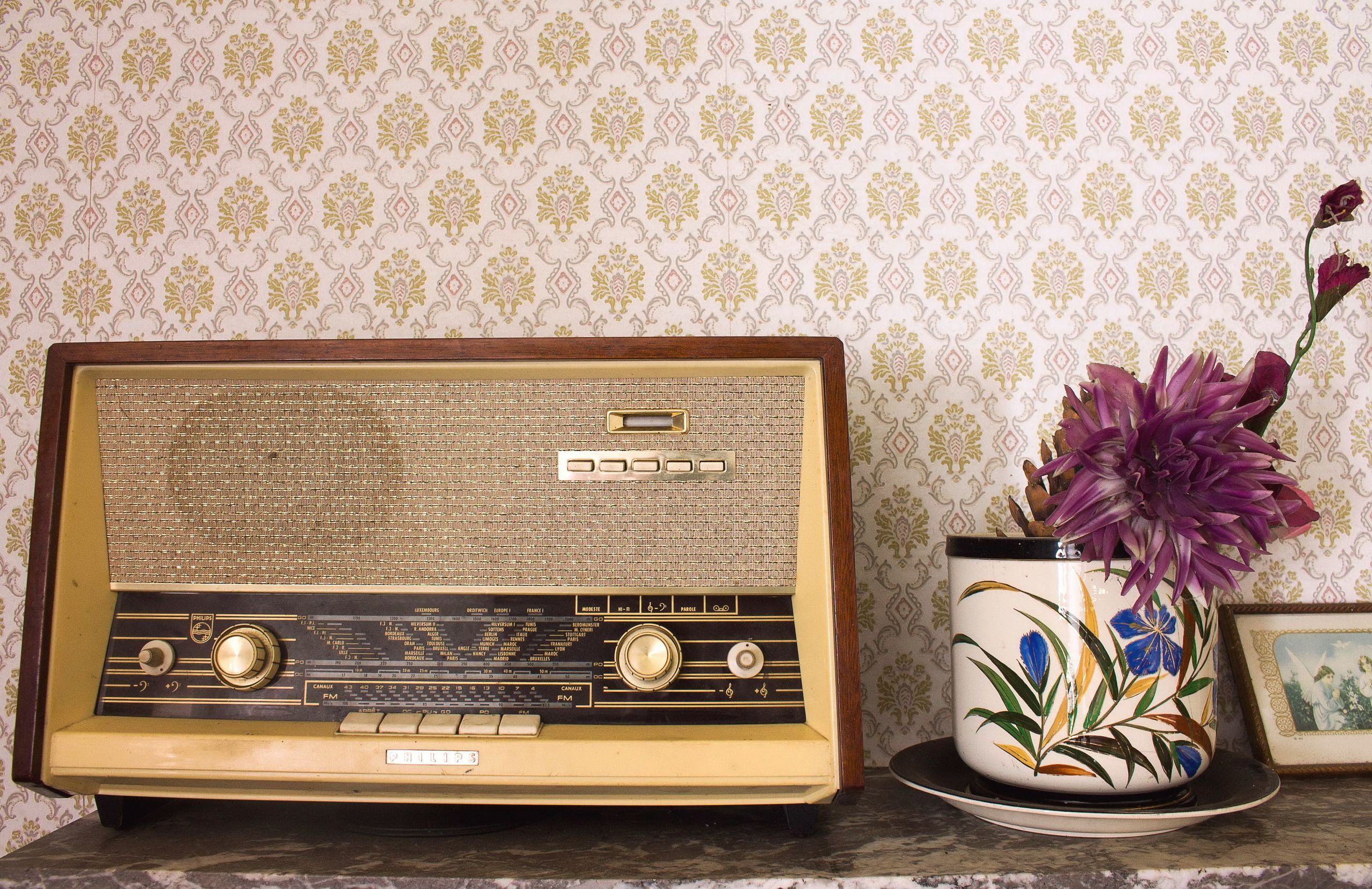 Aesthetic Vintage Radio Wallpapers