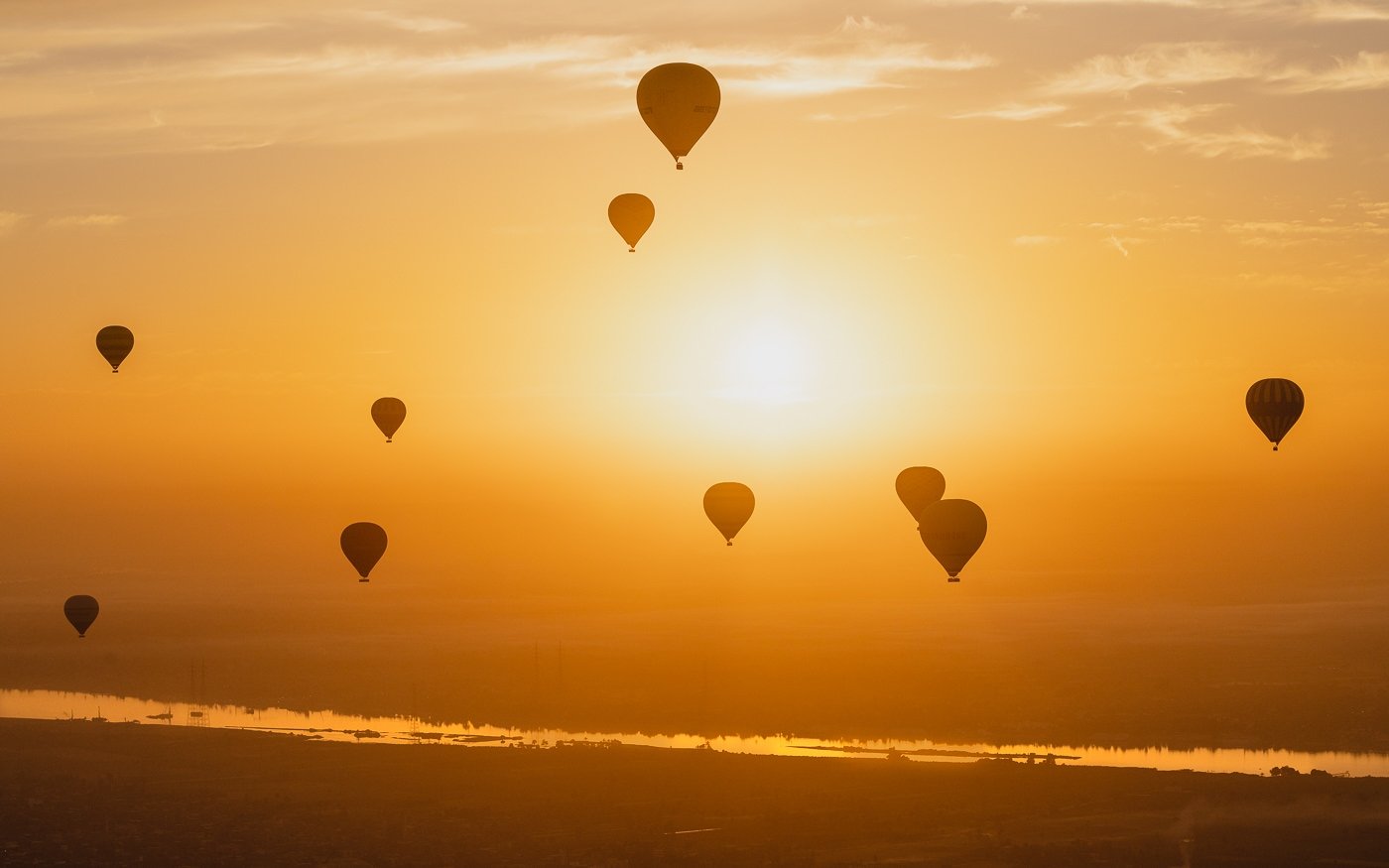 Desert Art And  Hot Air Balloon Wallpapers