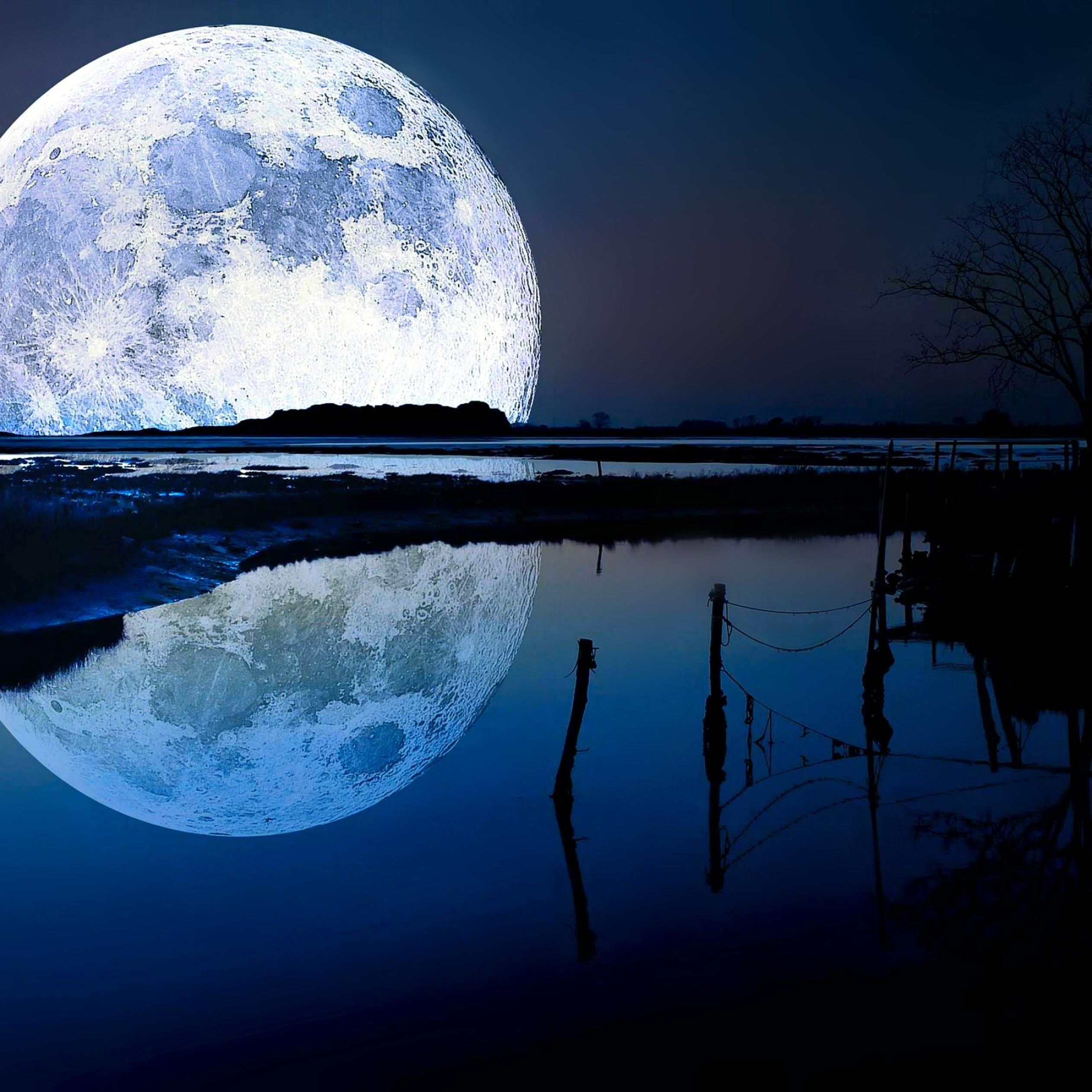 Distorted Moon Reflection Wallpapers