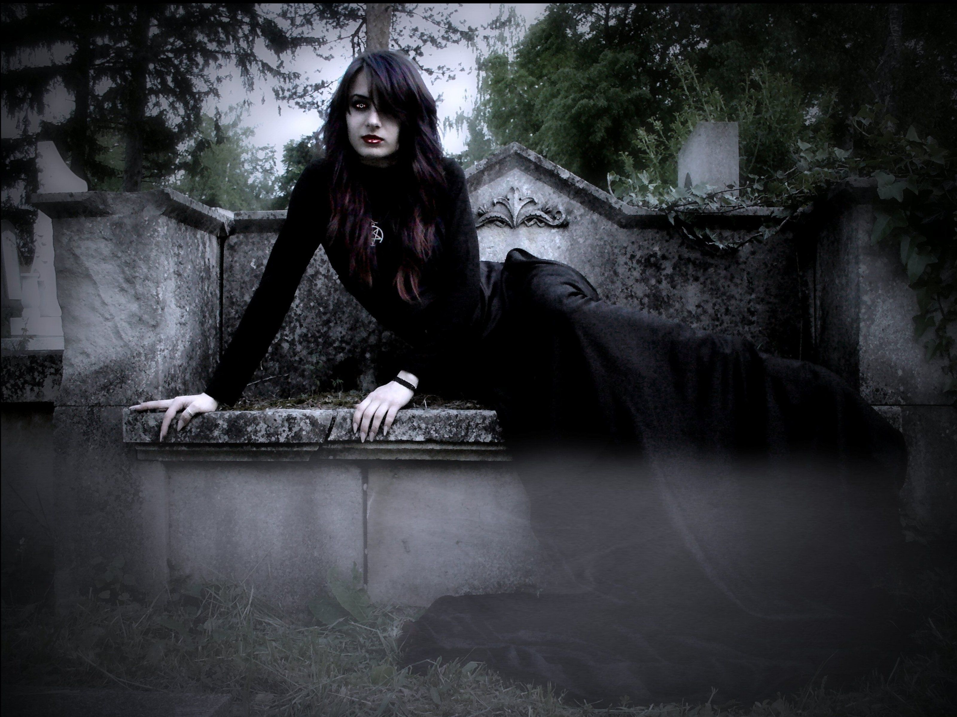 Gothic Woman Artistic Wallpapers