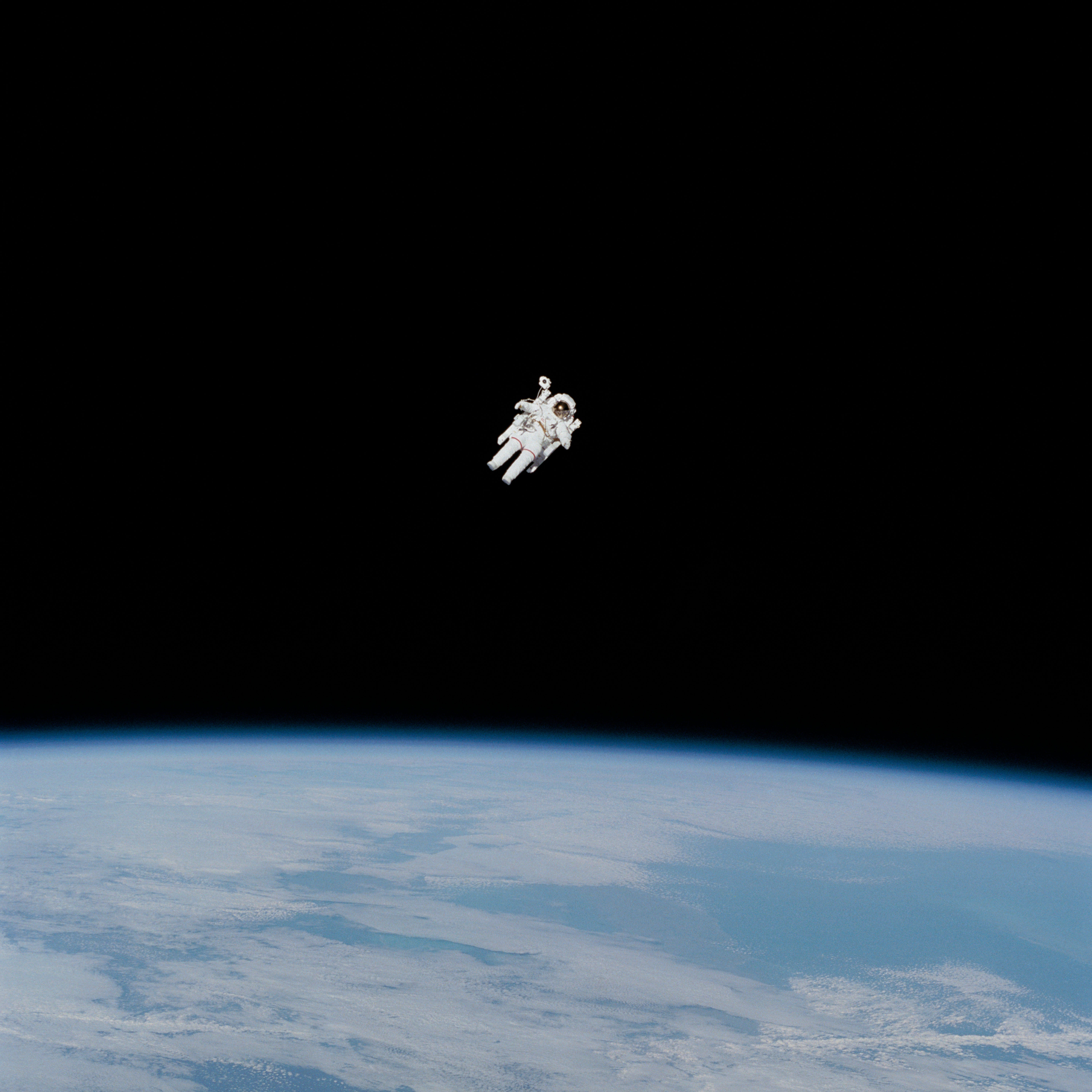 Minimal Astronaut Wallpapers