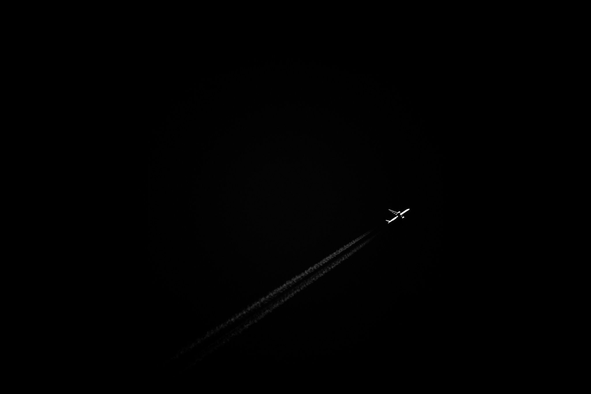 Minimal Eclipse Airplane Wallpapers