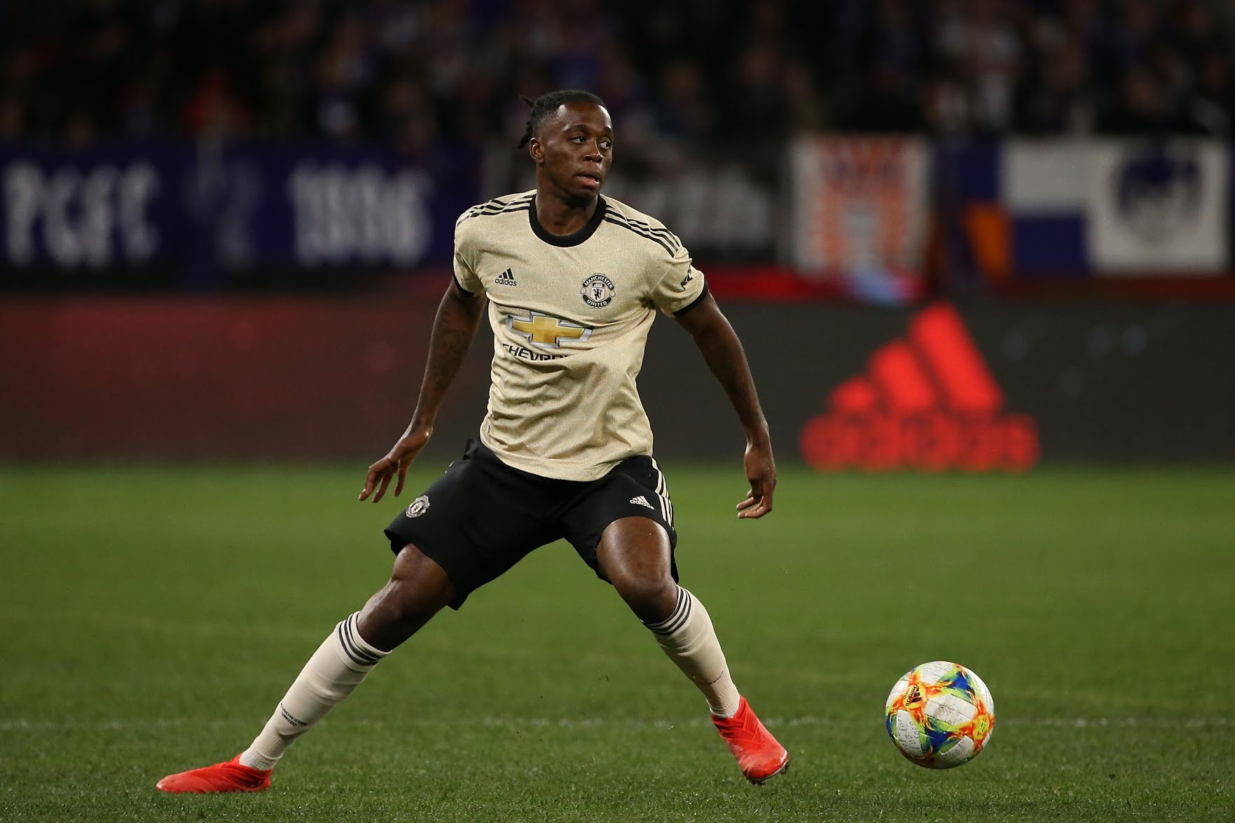 Aaron Wan-Bissaka Wallpapers