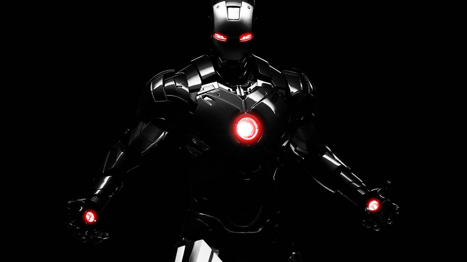 Silver Iron Man Suit 4K Wallpapers