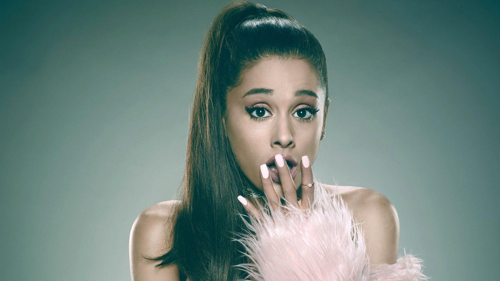 Ariana Grande Wallpapers