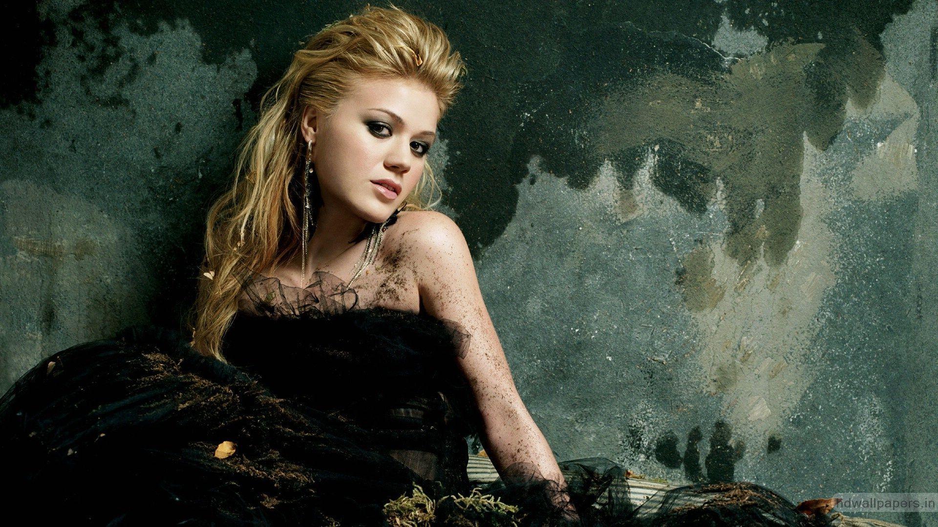 Kelly Clarkson Wallpapers