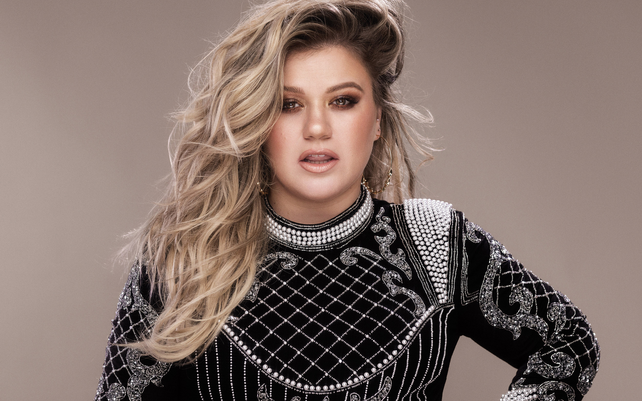 Kelly Clarkson Wallpapers