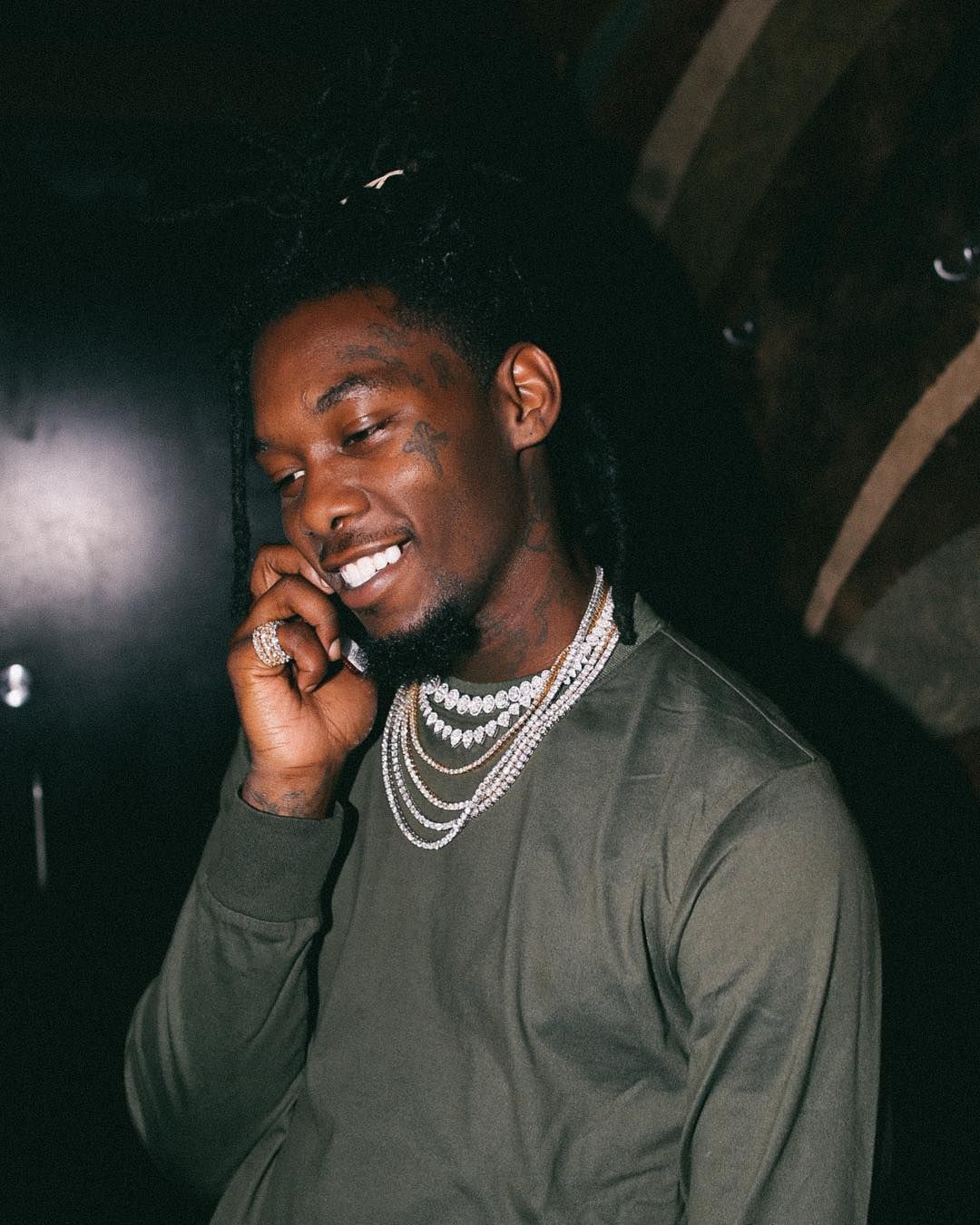 Offset Wallpapers