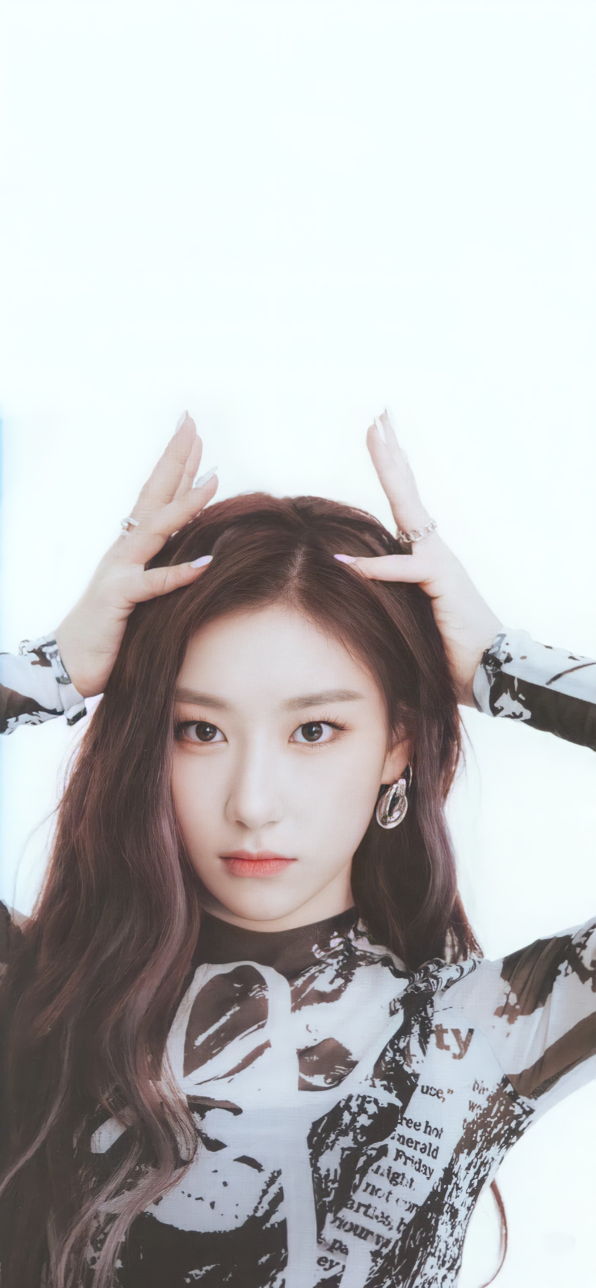 Itzy Chaeryeong Wallpapers