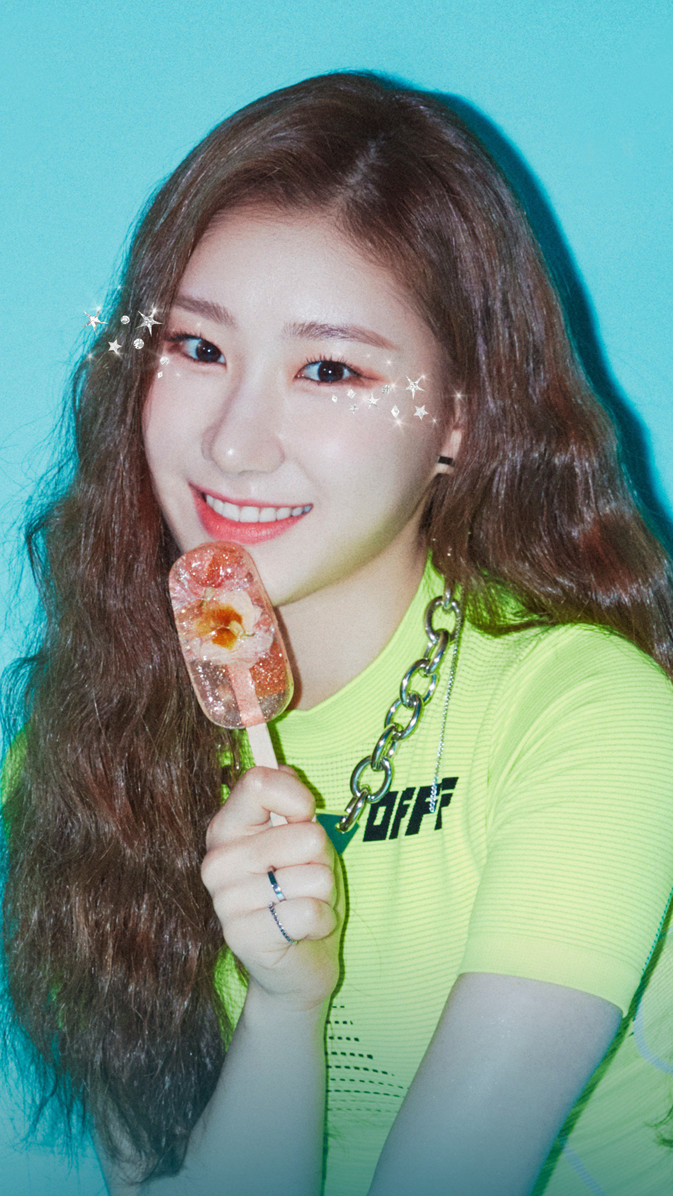 Itzy Chaeryeong Wallpapers