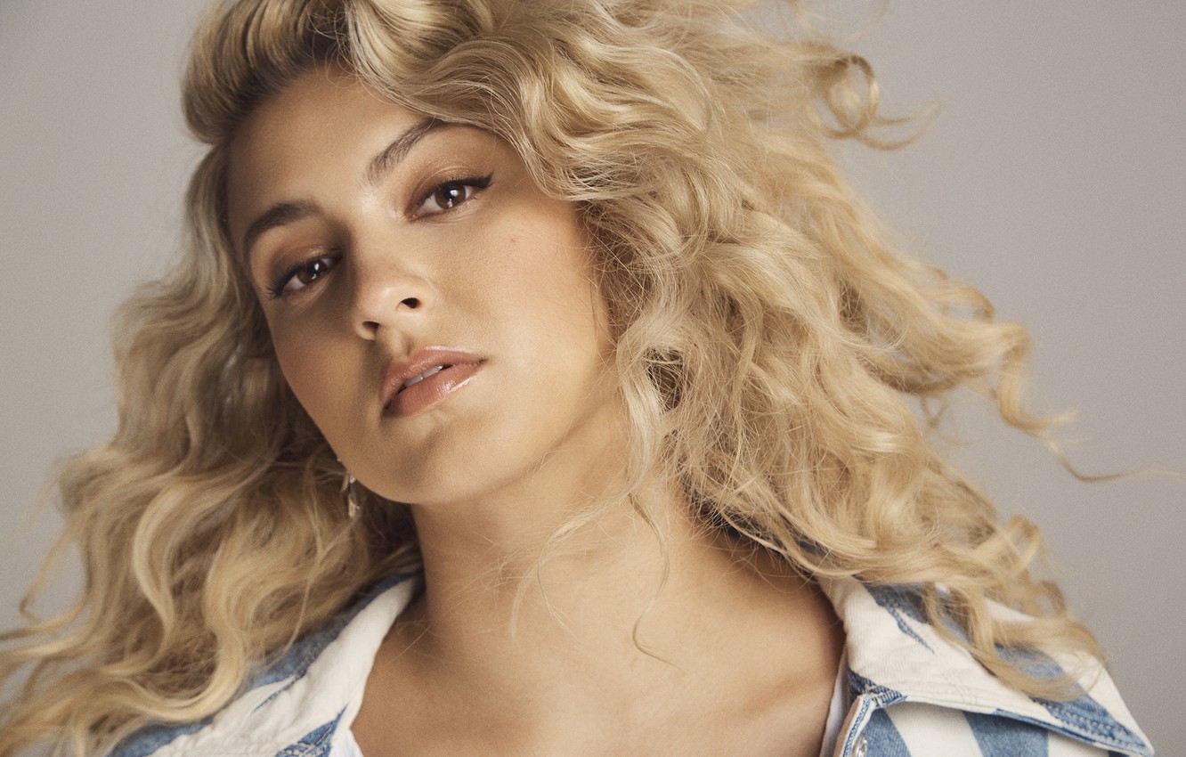 Tori Kelly 2020 Wallpapers