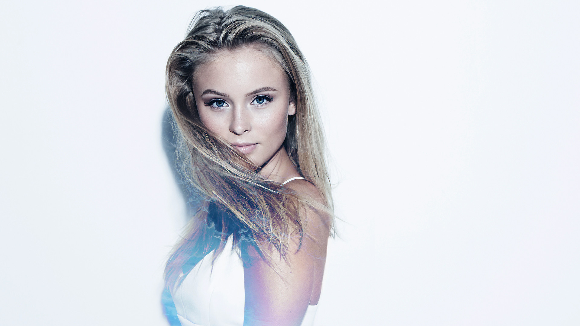 Cute Zara Larsson Wallpapers