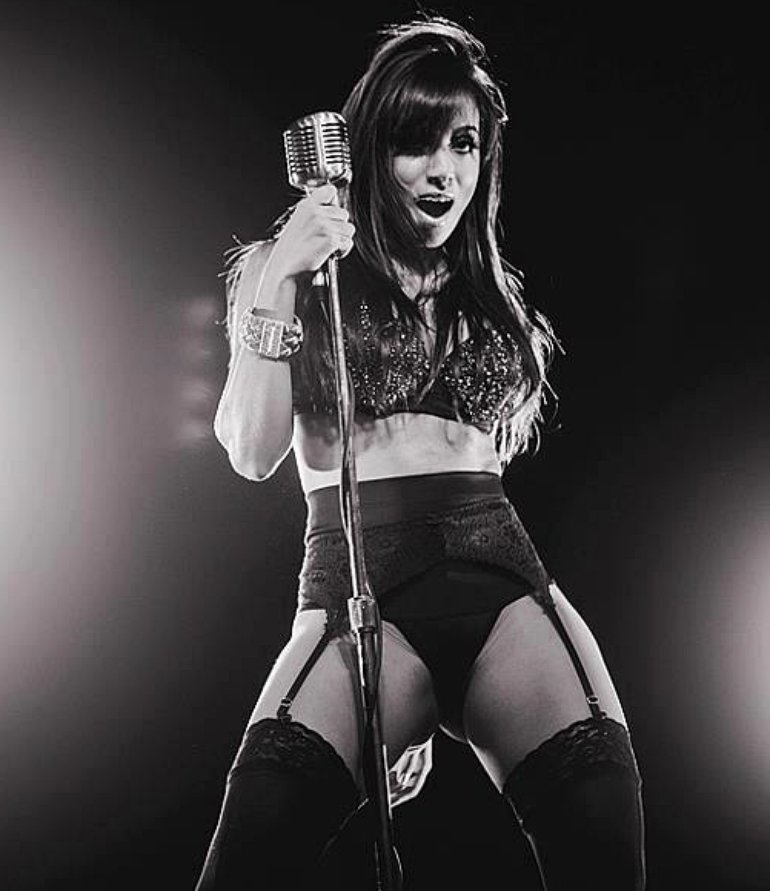 Anitta Wallpapers