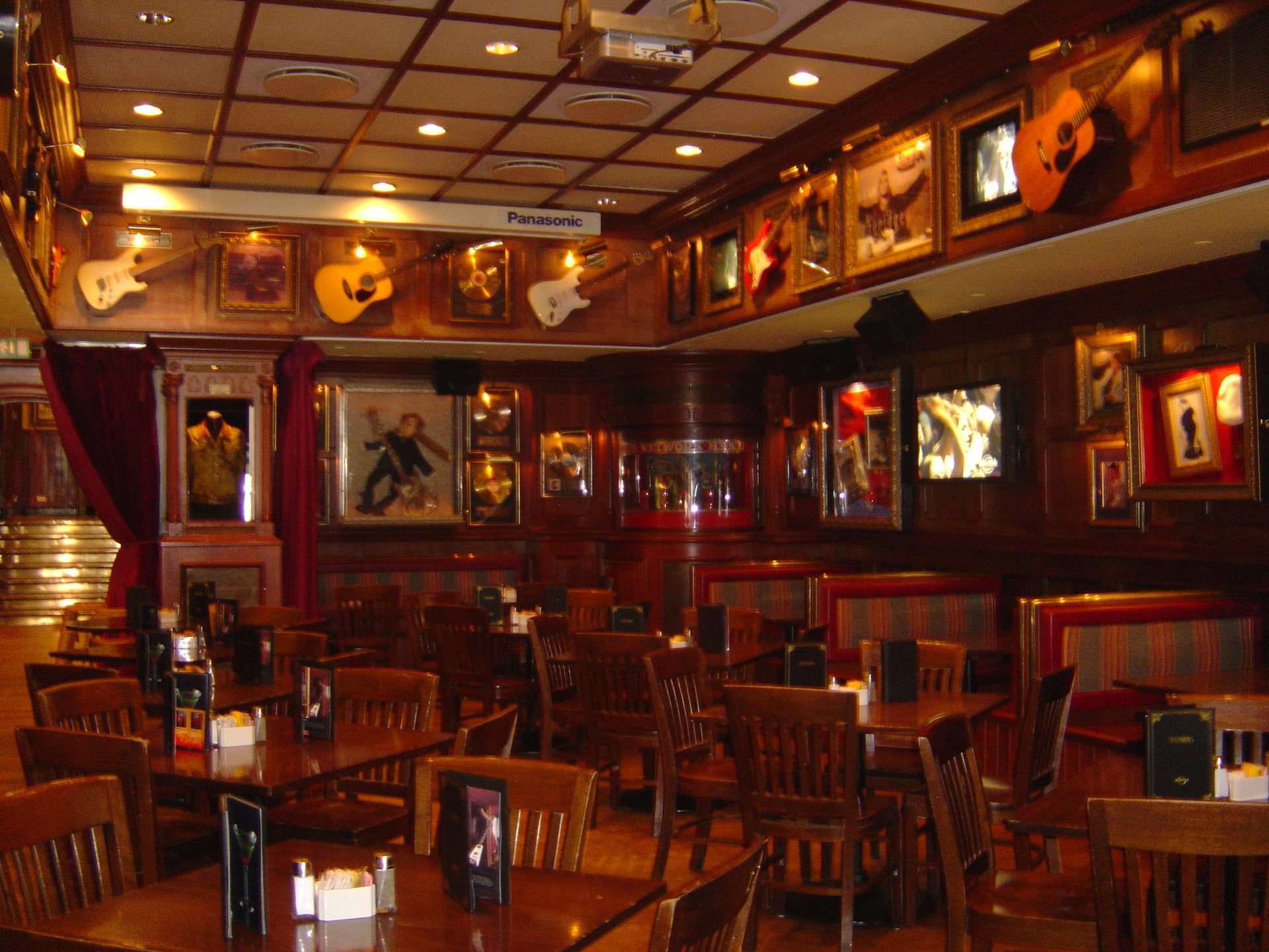 Hard Rock Cafe Wallpapers