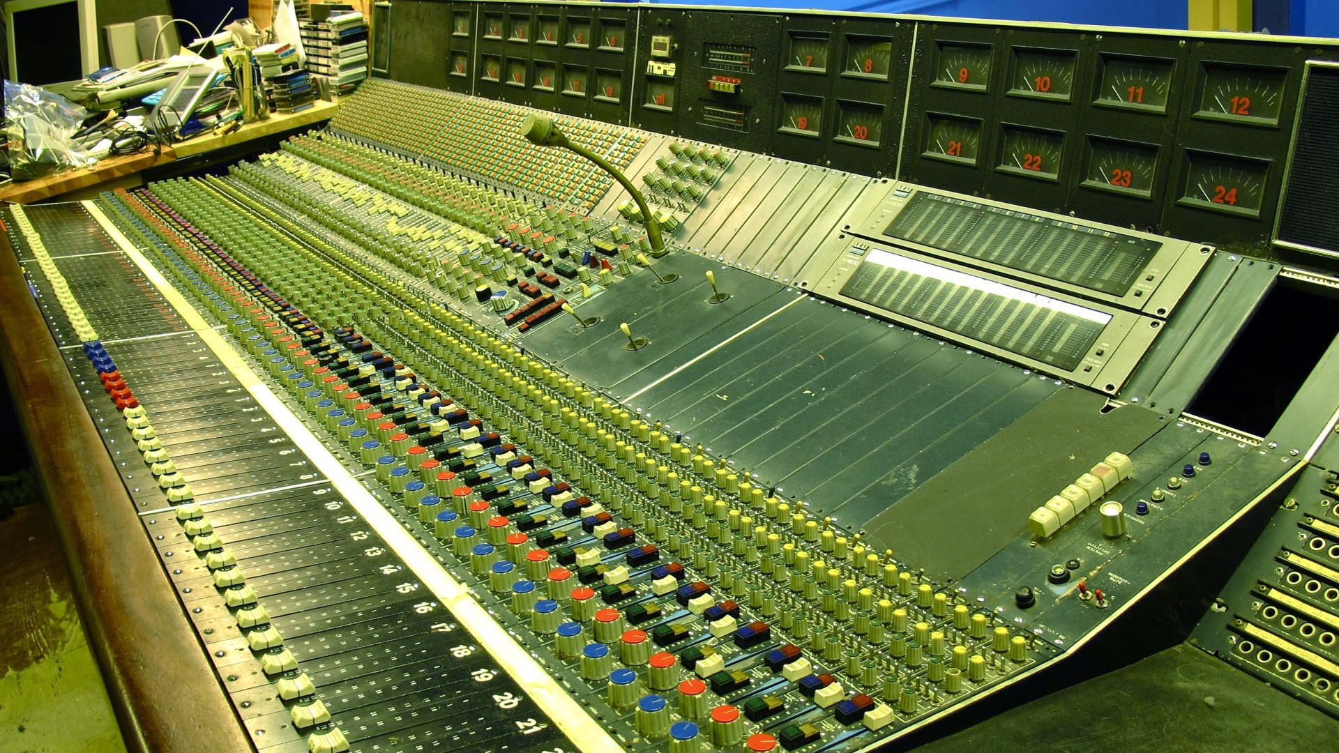 Midas Quadraphonic Studio Desk Wallpapers