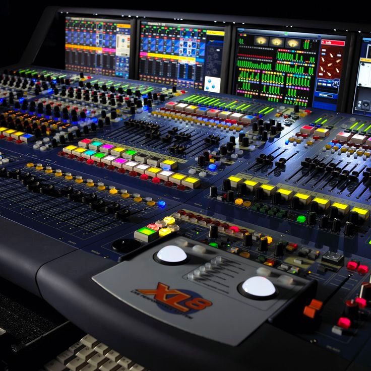 Midas Quadraphonic Studio Desk Wallpapers