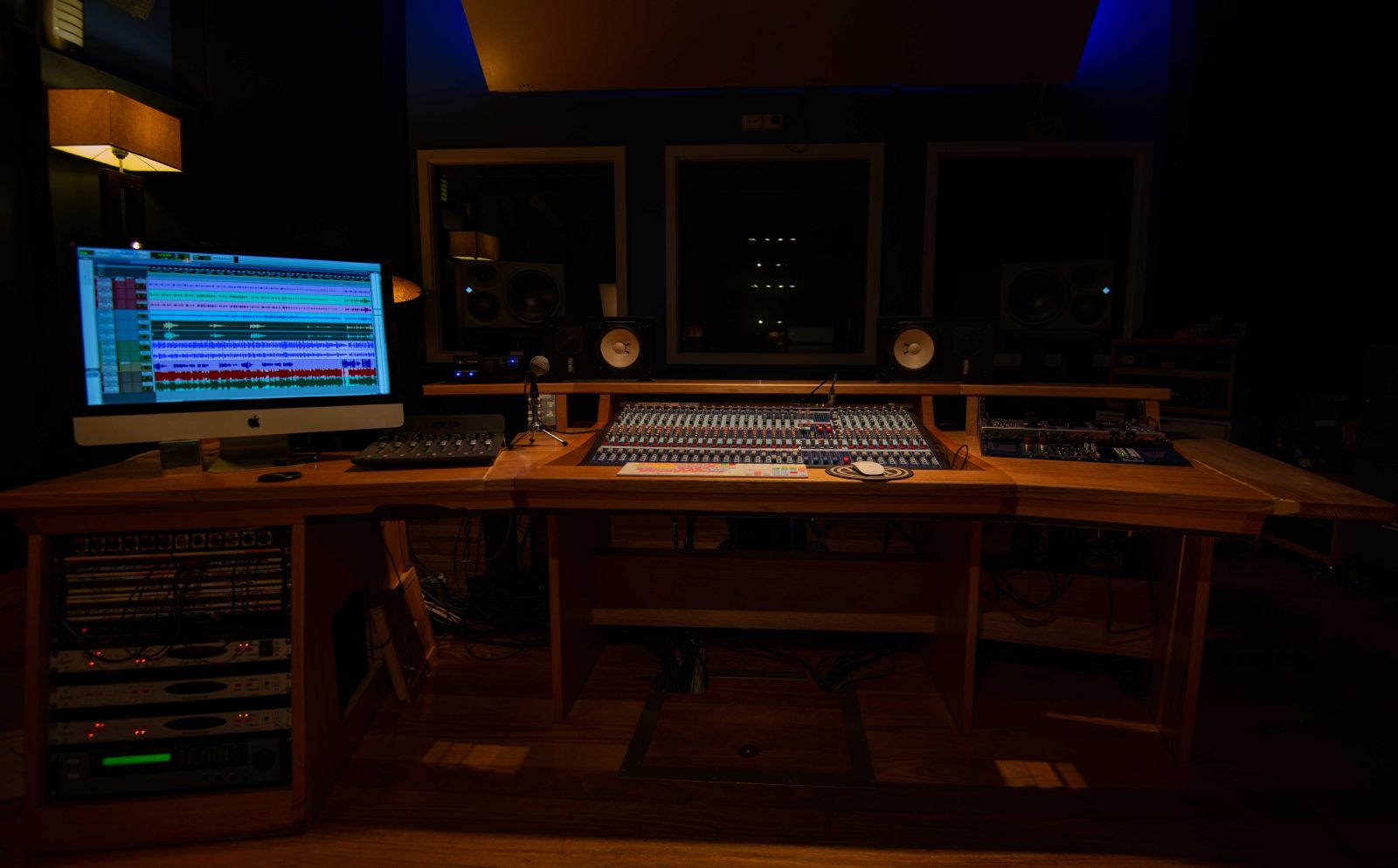 Midas Quadraphonic Studio Desk Wallpapers