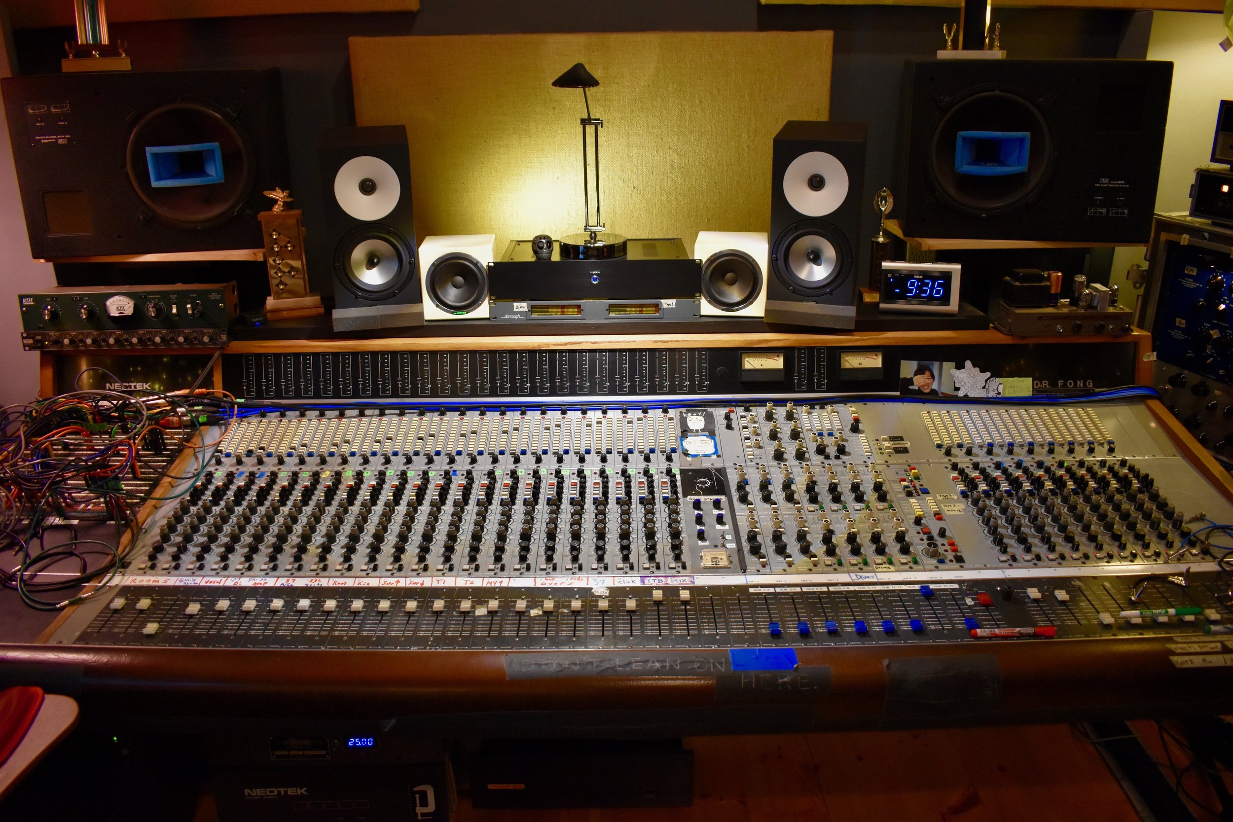 Midas Quadraphonic Studio Desk Wallpapers