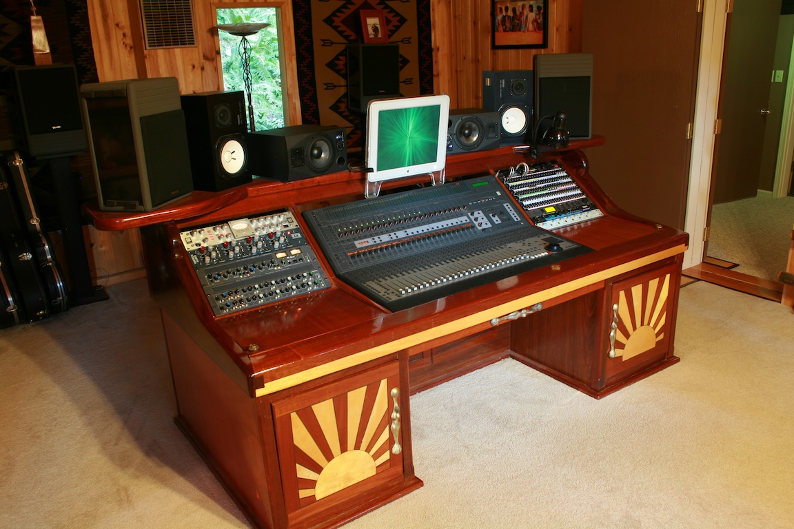 Midas Quadraphonic Studio Desk Wallpapers