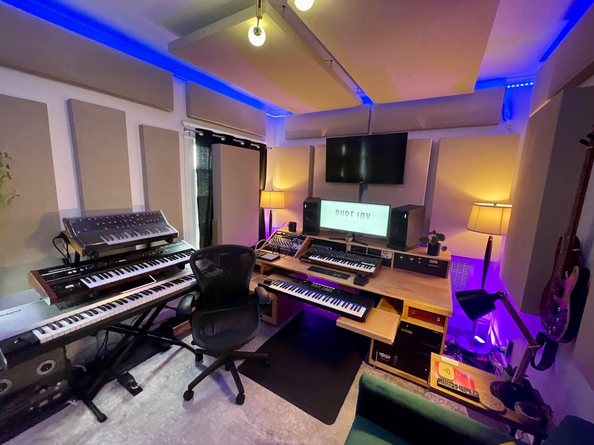 Midas Quadraphonic Studio Desk Wallpapers