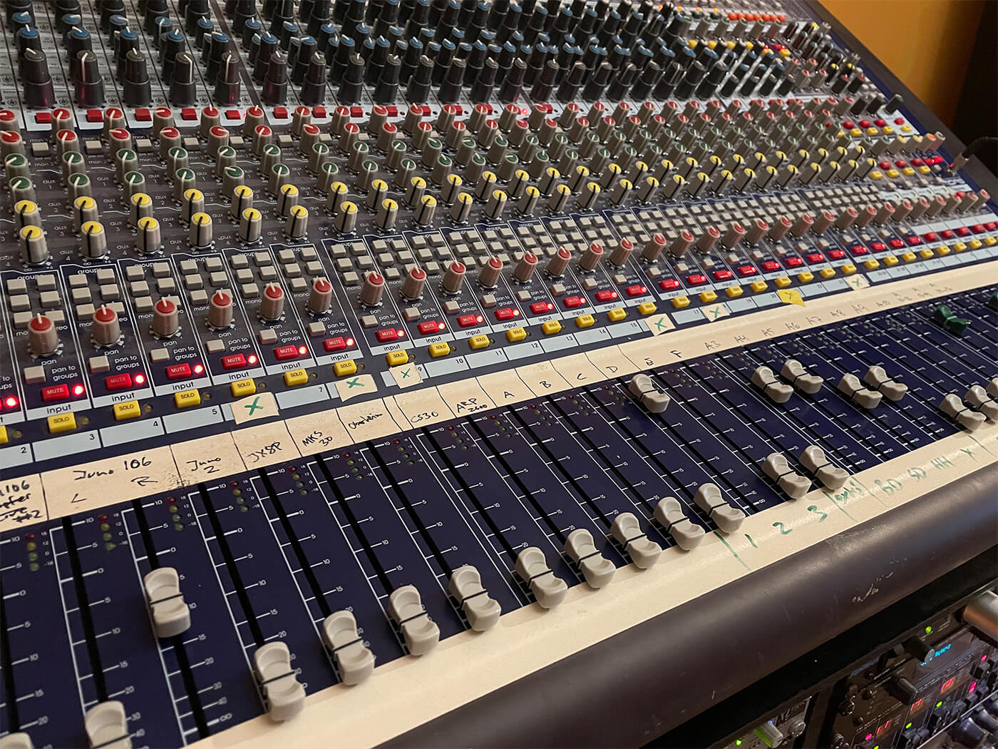 Midas Quadraphonic Studio Desk Wallpapers