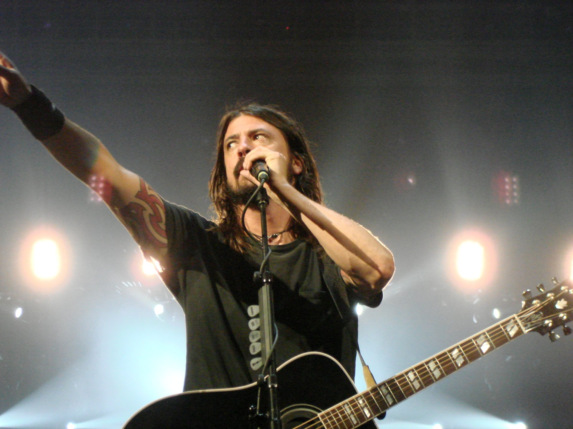 Dave Grohl Wallpapers