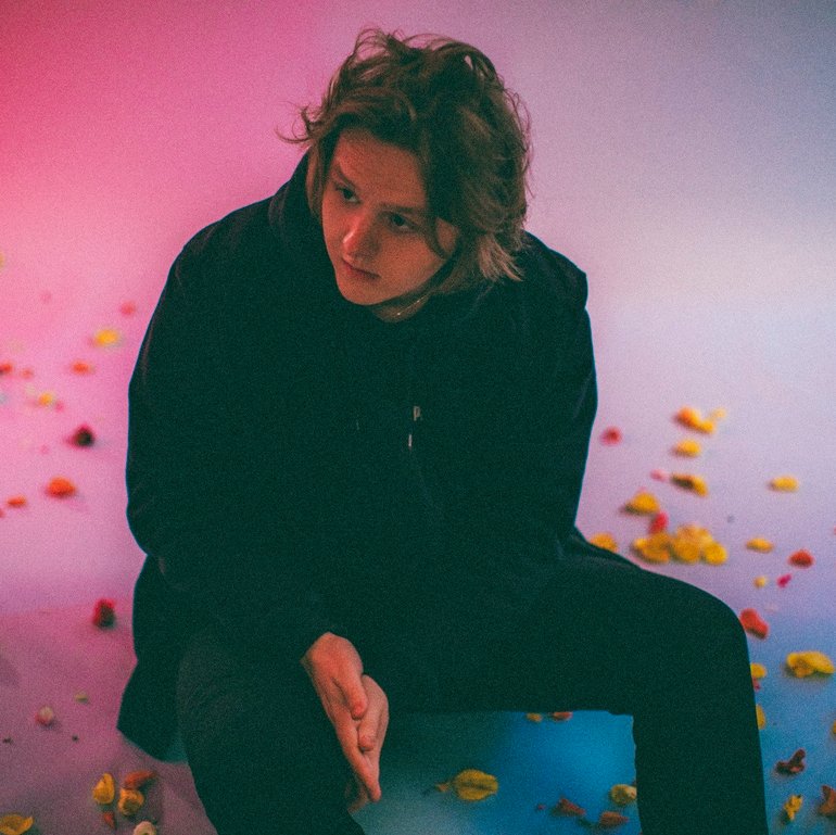 Lewis Capaldi Wallpapers