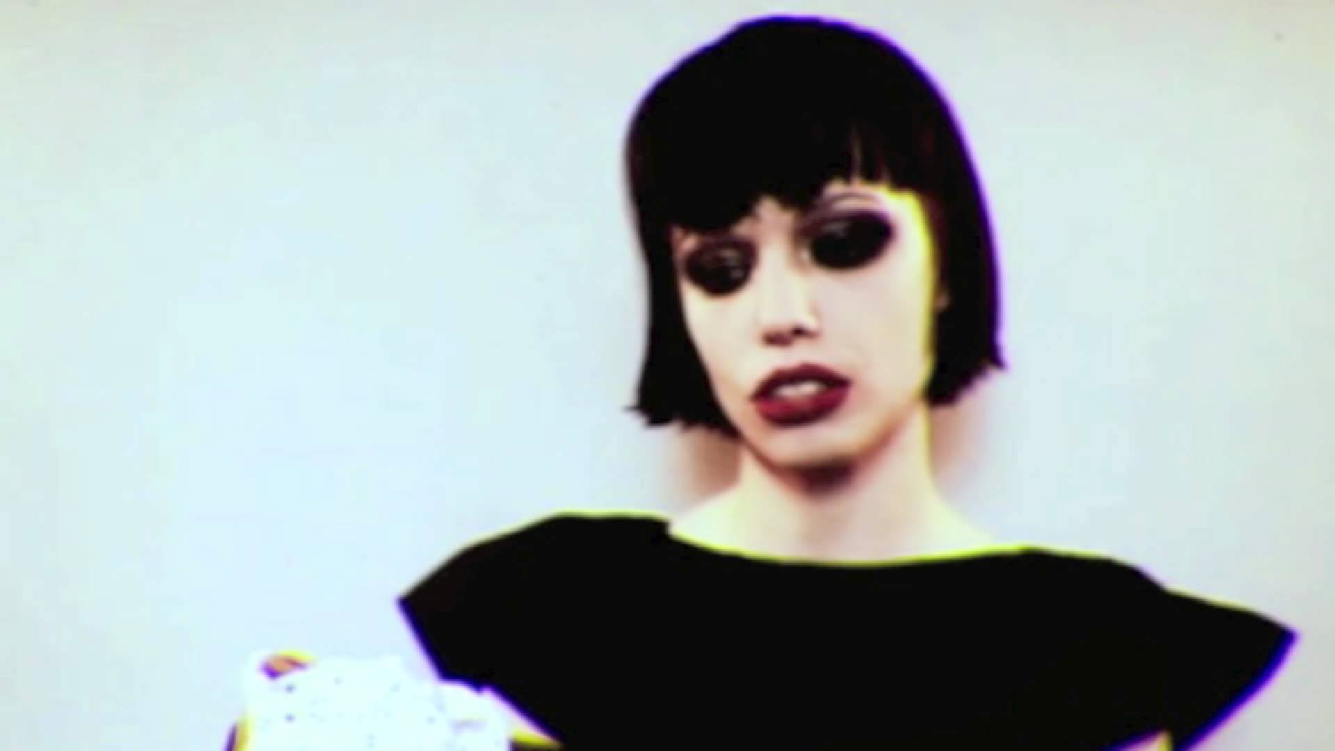 Alice Glass Wallpapers