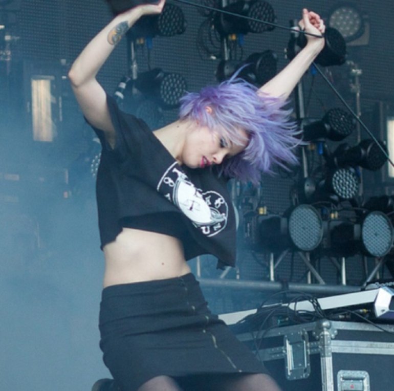 Alice Glass Wallpapers