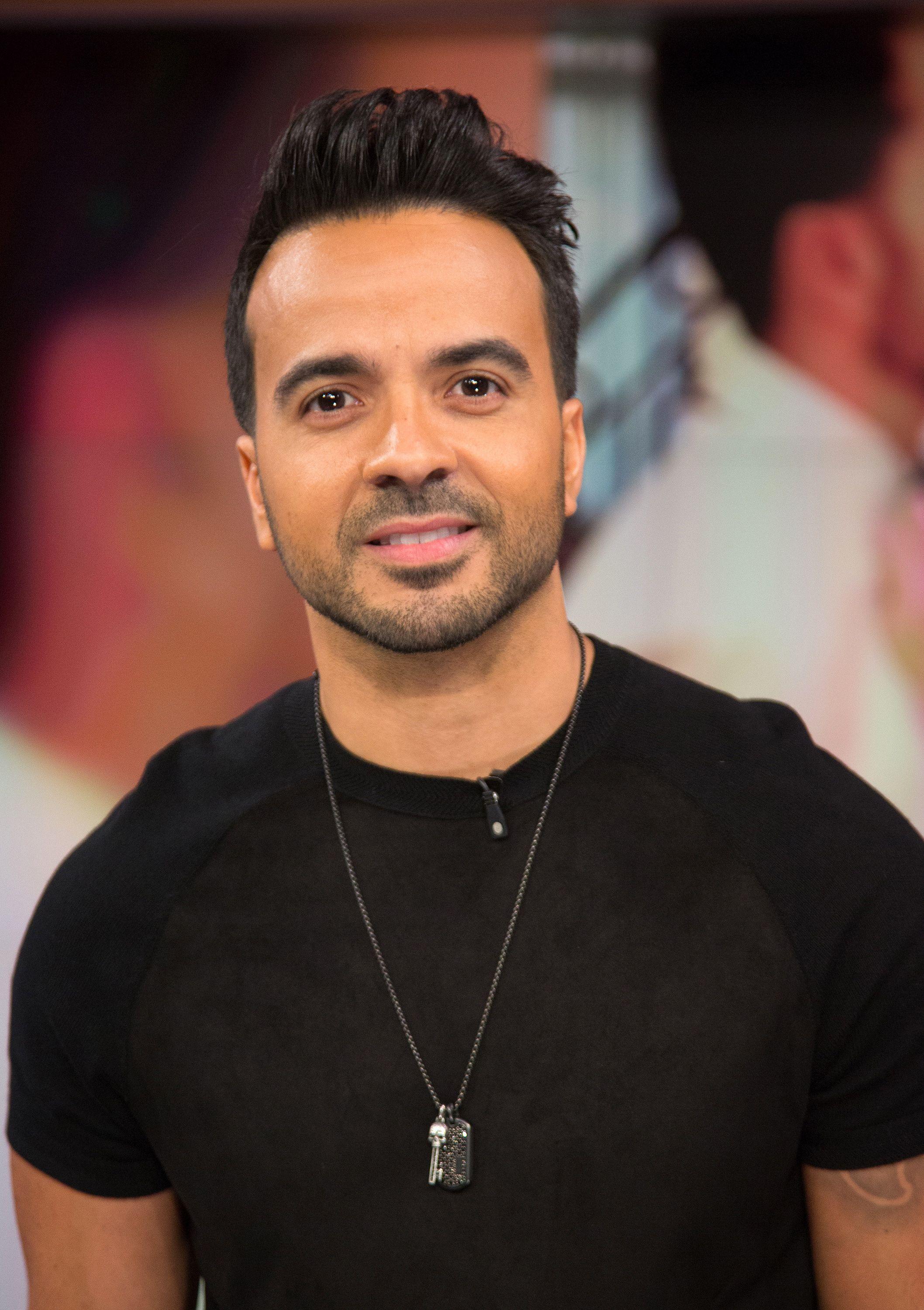 Luis Fonsi Wallpapers