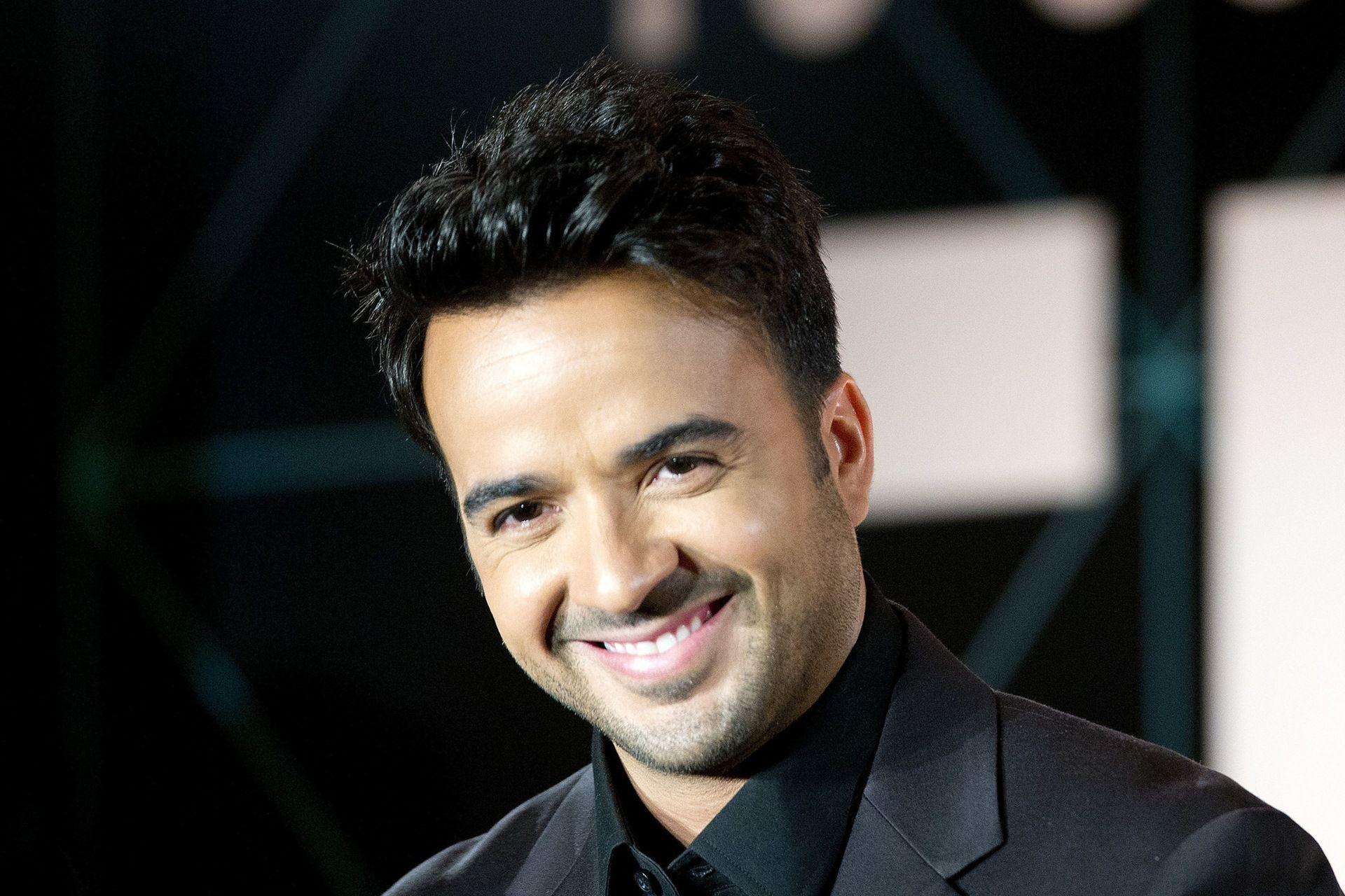 Luis Fonsi Wallpapers