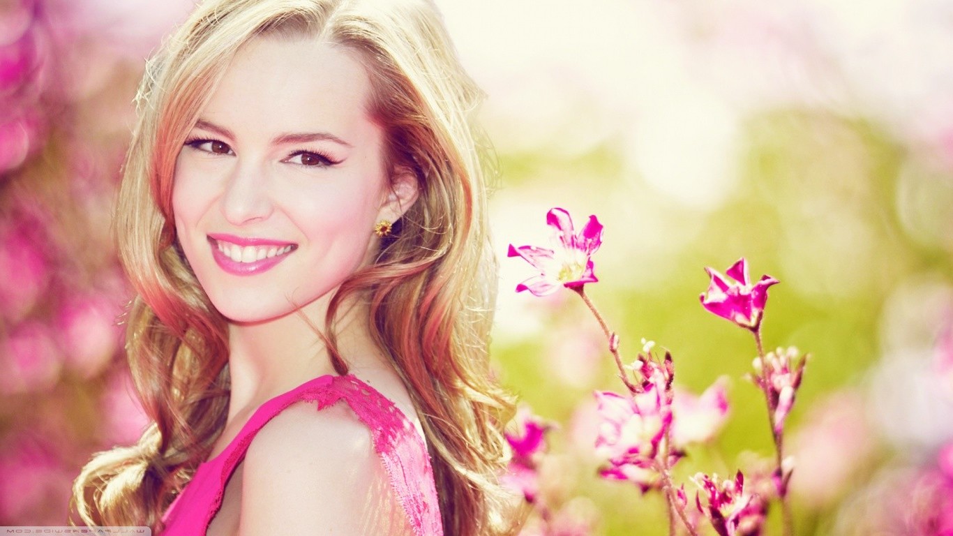 Bridgit Mendler Wallpapers